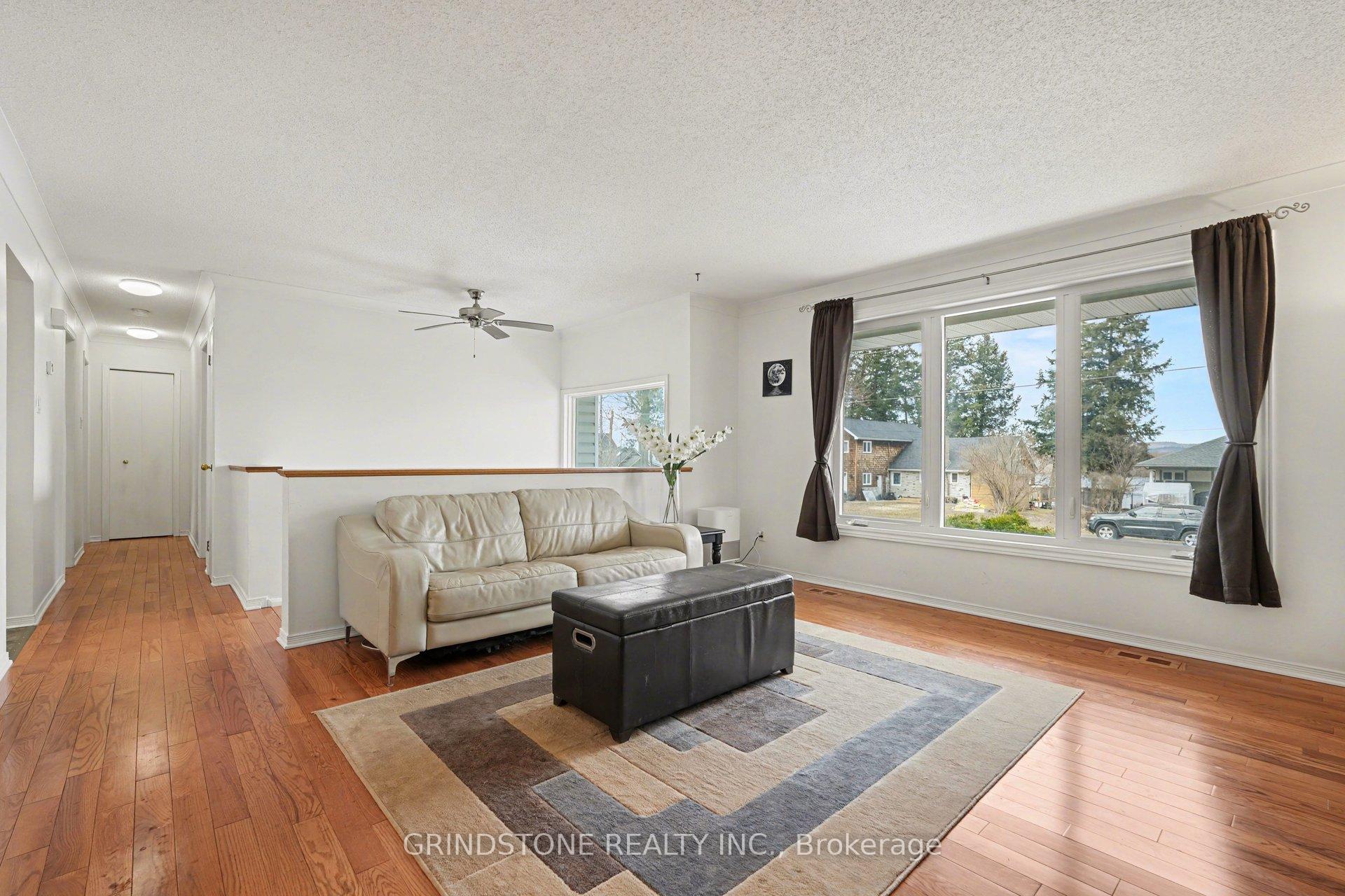 Photo 5 of 319 Riverwood Drive, Ottawa, Woodlawn/Maclarens Landing/Kilmaurs — HOMEH