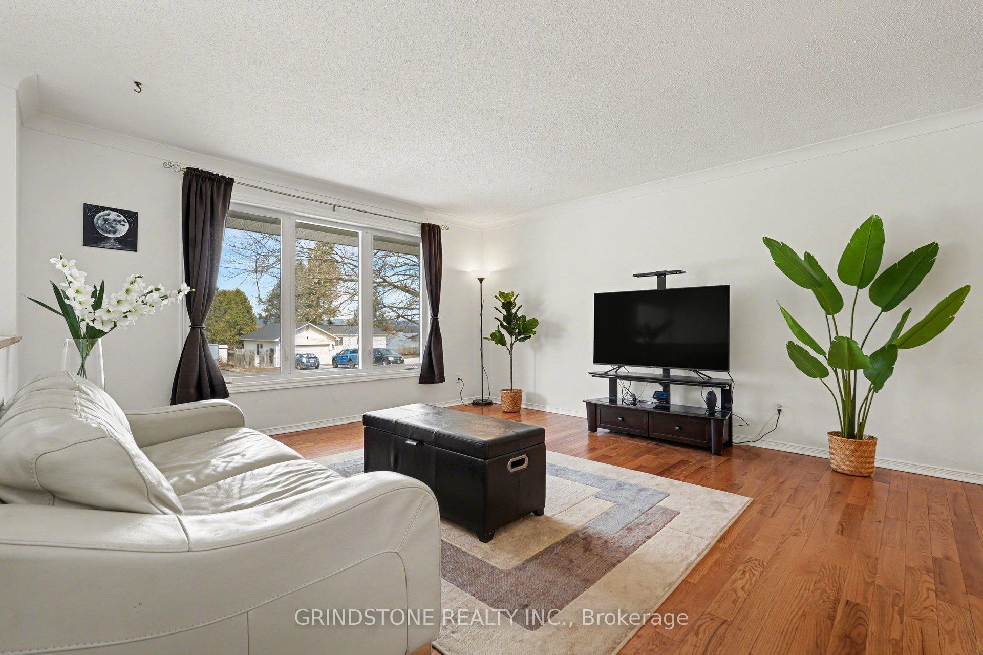 Photo 6 of 319 Riverwood Drive, Ottawa, Woodlawn/Maclarens Landing/Kilmaurs — HOMEH