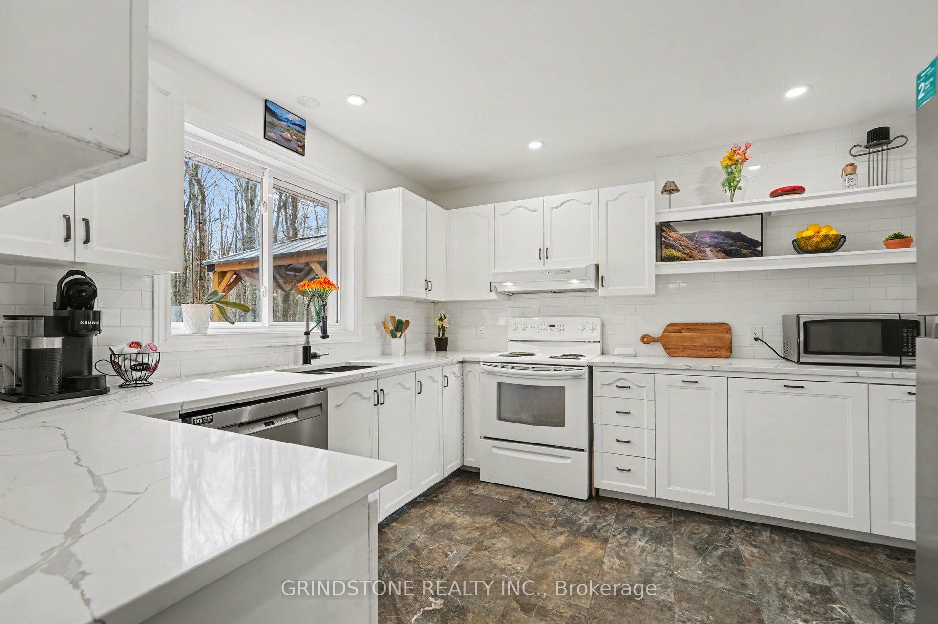 Photo 14 of 319 Riverwood Drive, Ottawa, Woodlawn/Maclarens Landing/Kilmaurs — HOMEH