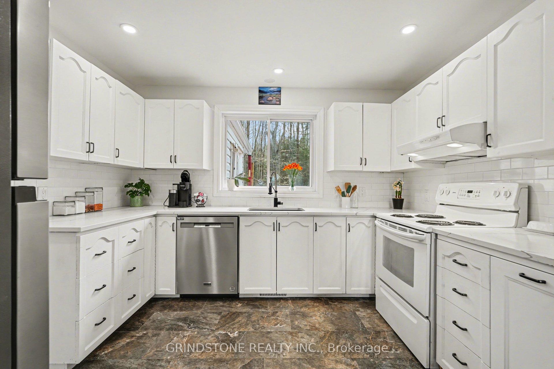 Photo 16 of 319 Riverwood Drive, Ottawa, Woodlawn/Maclarens Landing/Kilmaurs — HOMEH