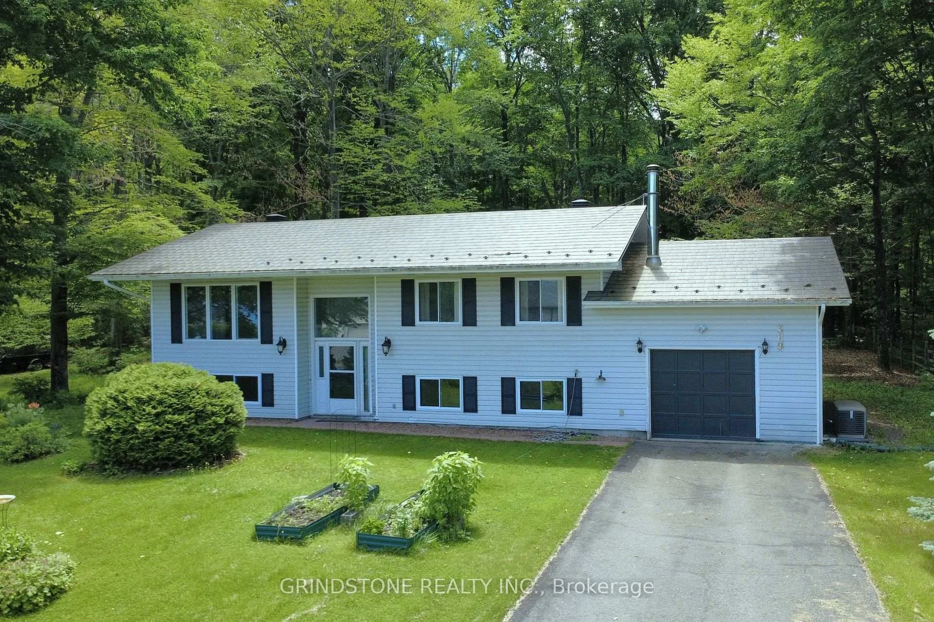 Photo 3 of 319 Riverwood Drive, Ottawa, Woodlawn/Maclarens Landing/Kilmaurs — HOMEH