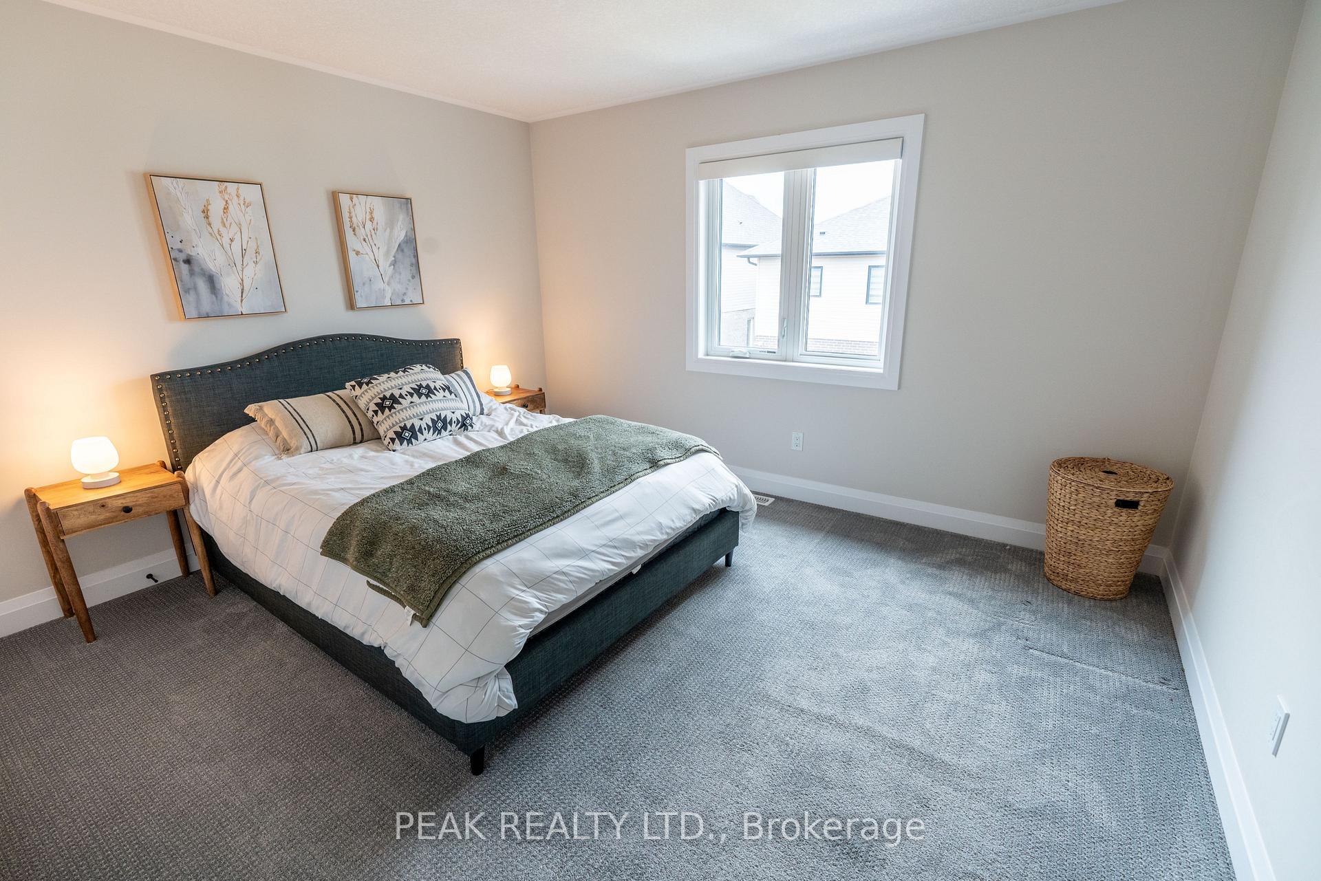 Photo 18 of 311 Chokecherry Crescent, Waterloo, Beechwood/University — HOMEH