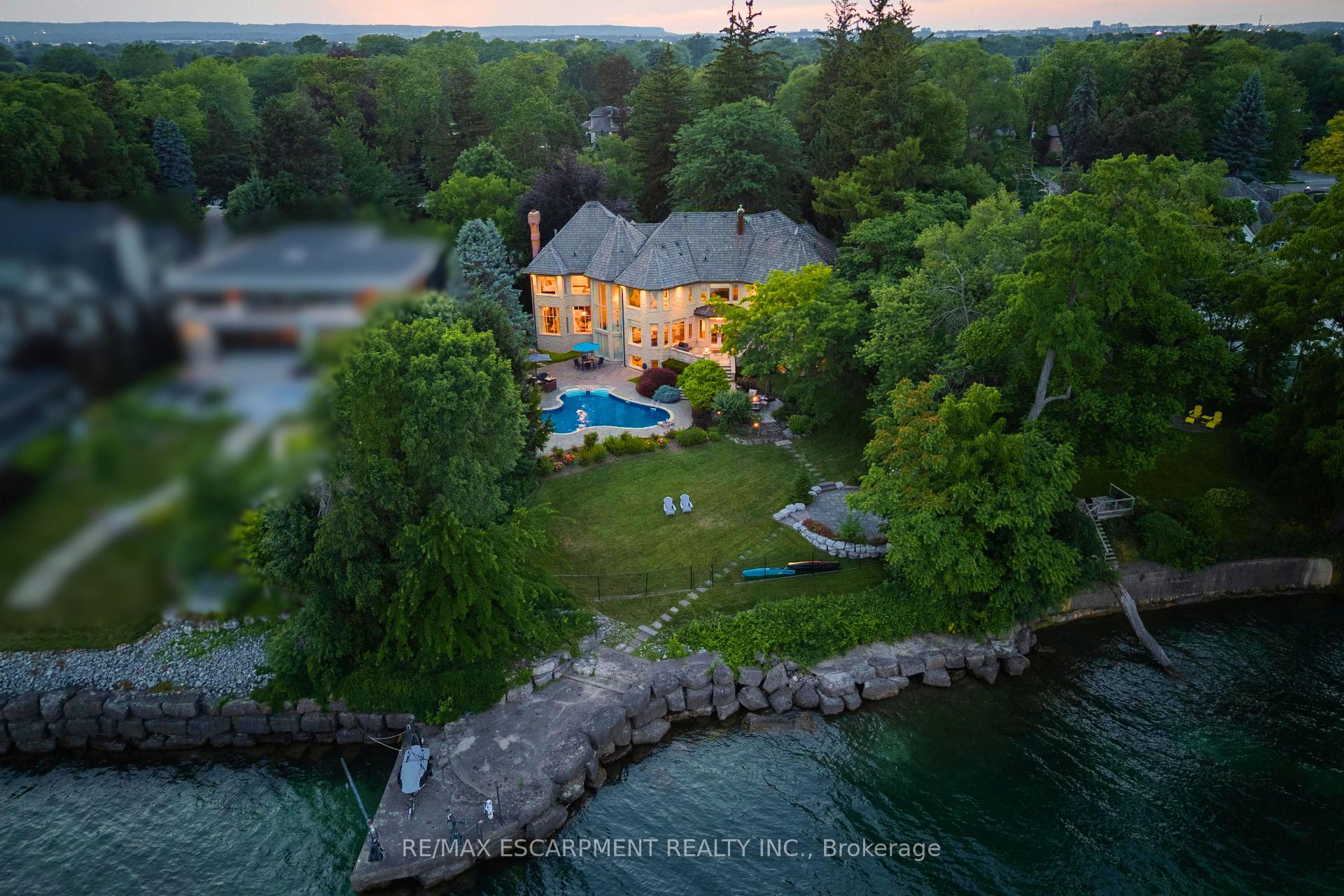 Photo of 4038 Lakeshore Road