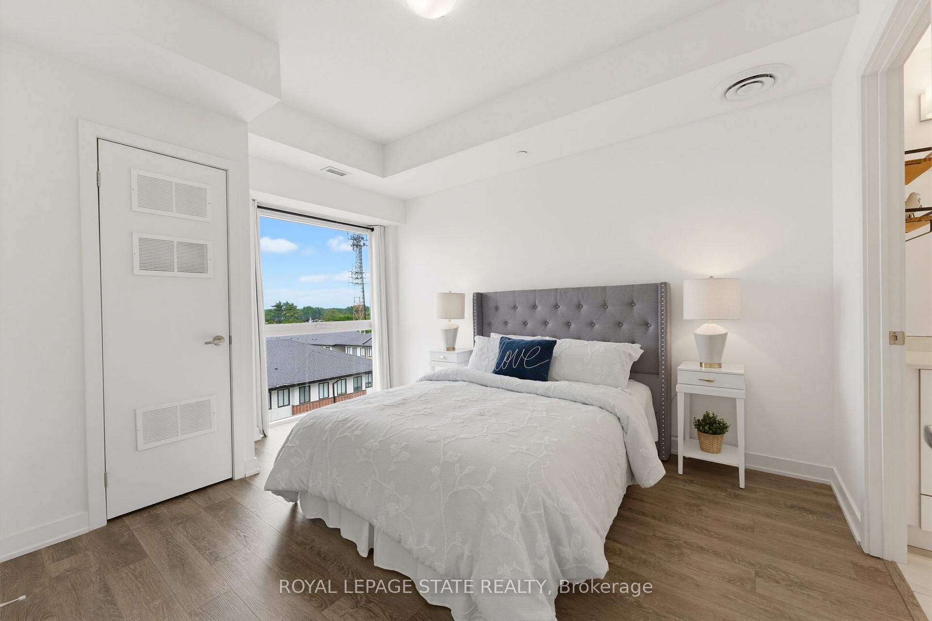 Photo 11 of Unit 513, 16 Markle Crescent, Hamilton, Ancaster — HOMEH