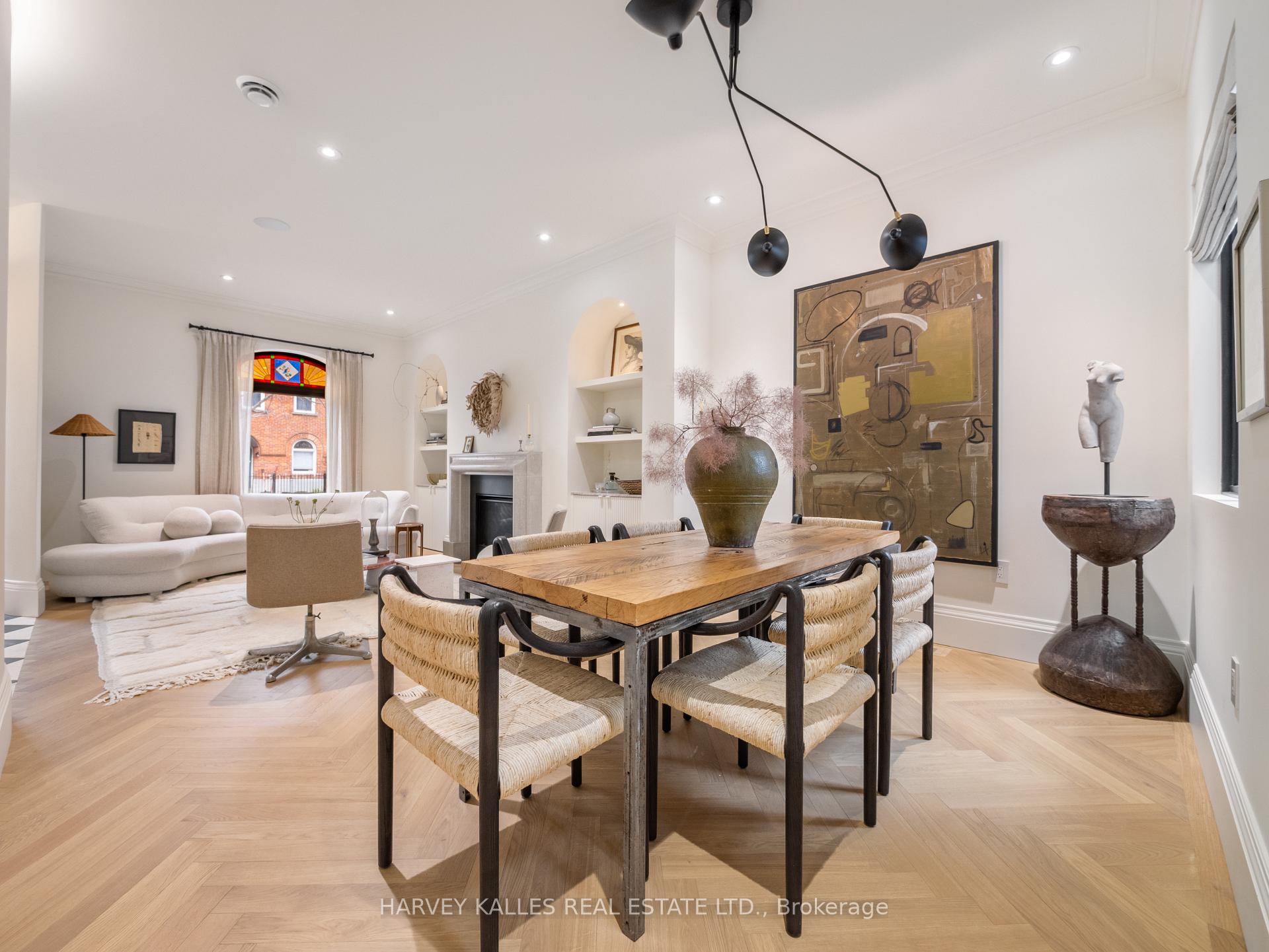 Photo 5 of 239 Borden Street, Toronto, University — HOMEH