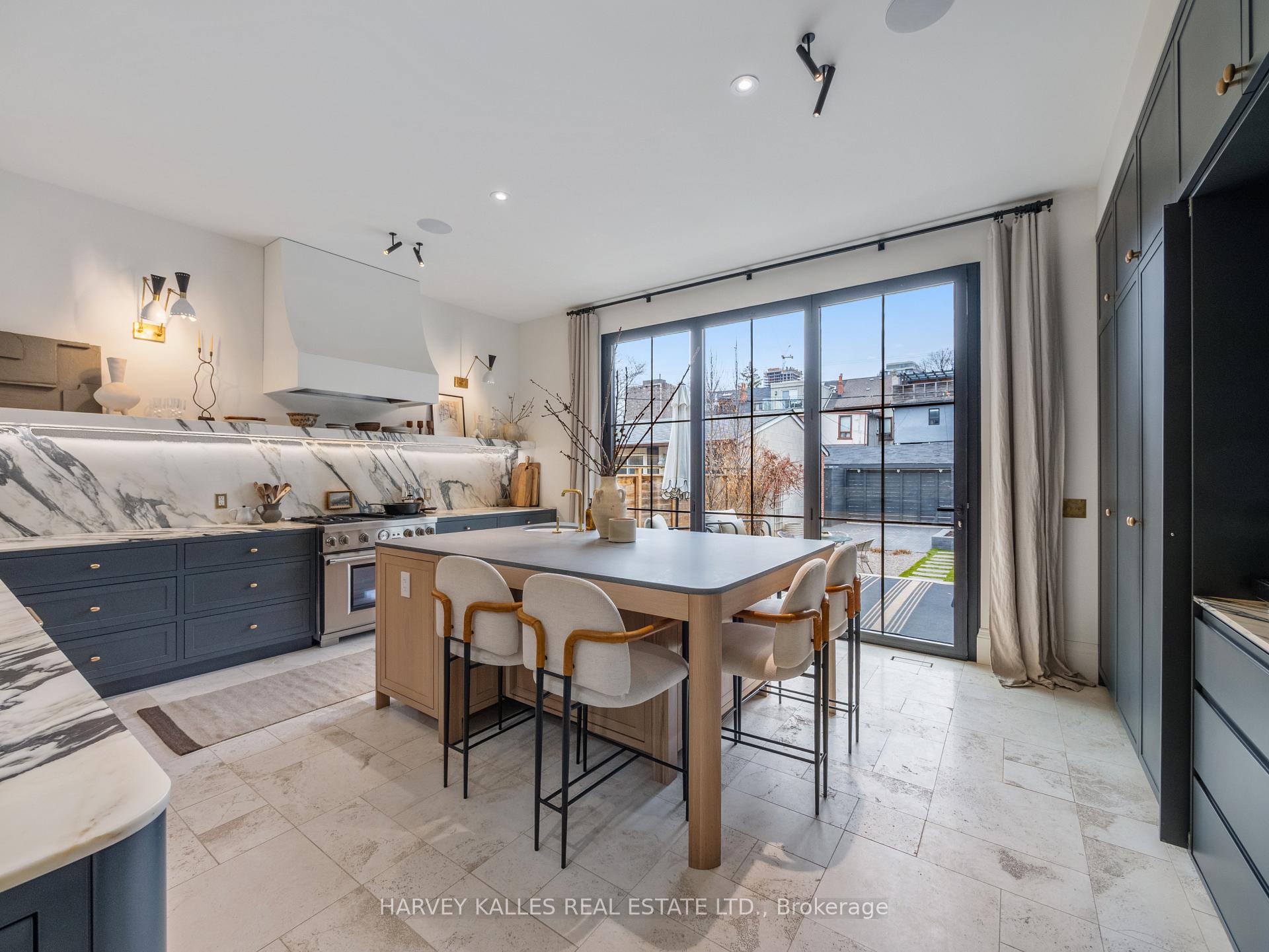Photo 9 of 239 Borden Street, Toronto, University — HOMEH