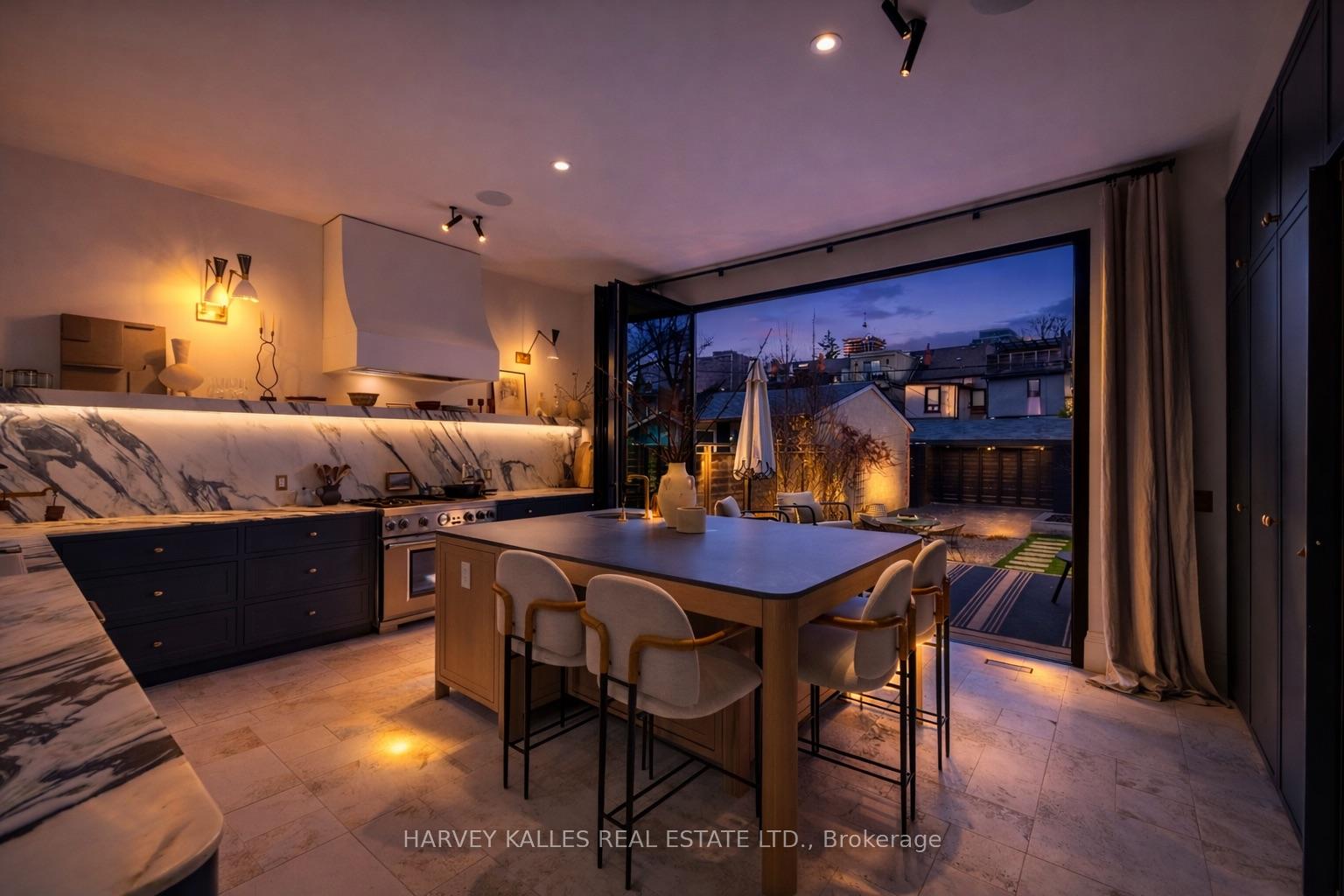 Photo 14 of 239 Borden Street, Toronto, University — HOMEH