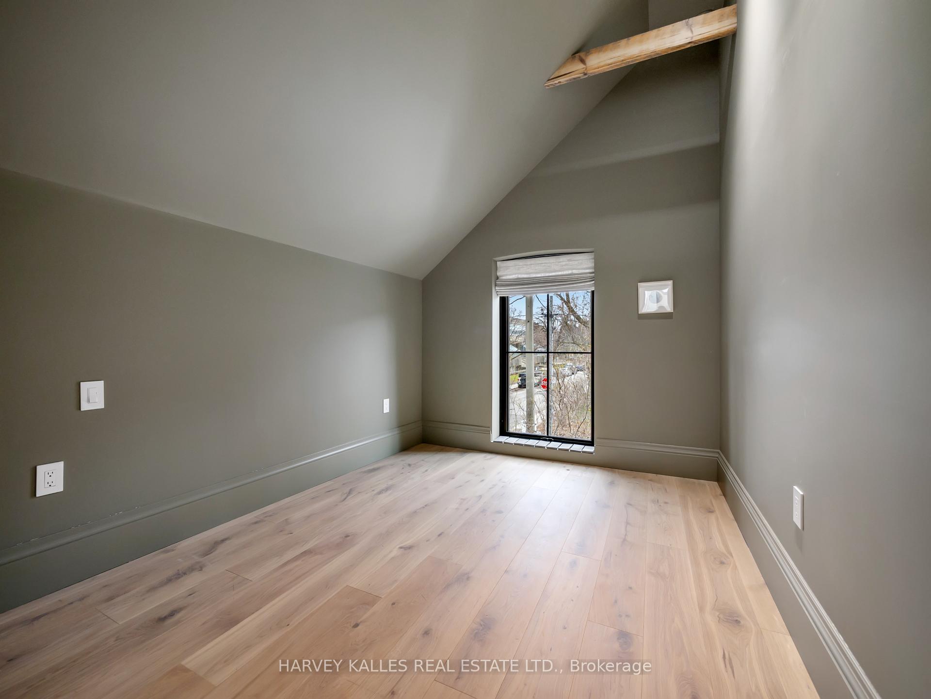 Photo 21 of 239 Borden Street, Toronto, University — HOMEH