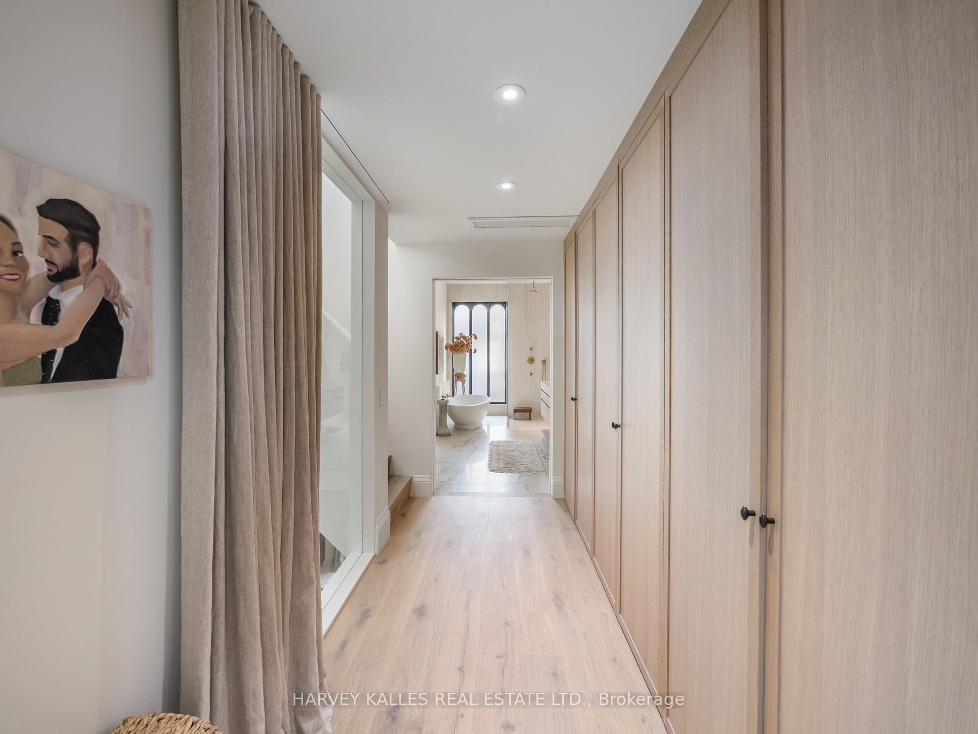 Photo 25 of 239 Borden Street, Toronto, University — HOMEH
