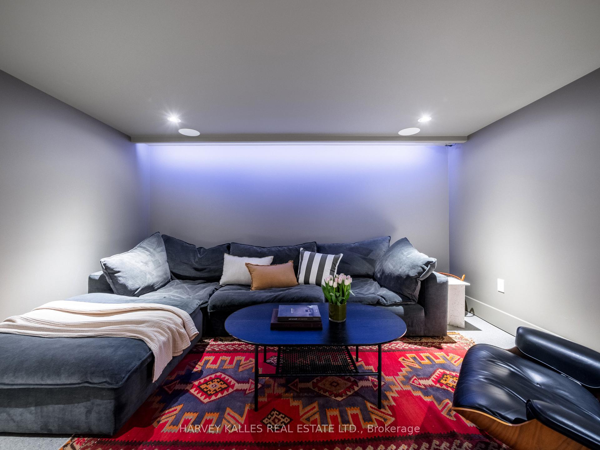 Photo 32 of 239 Borden Street, Toronto, University — HOMEH