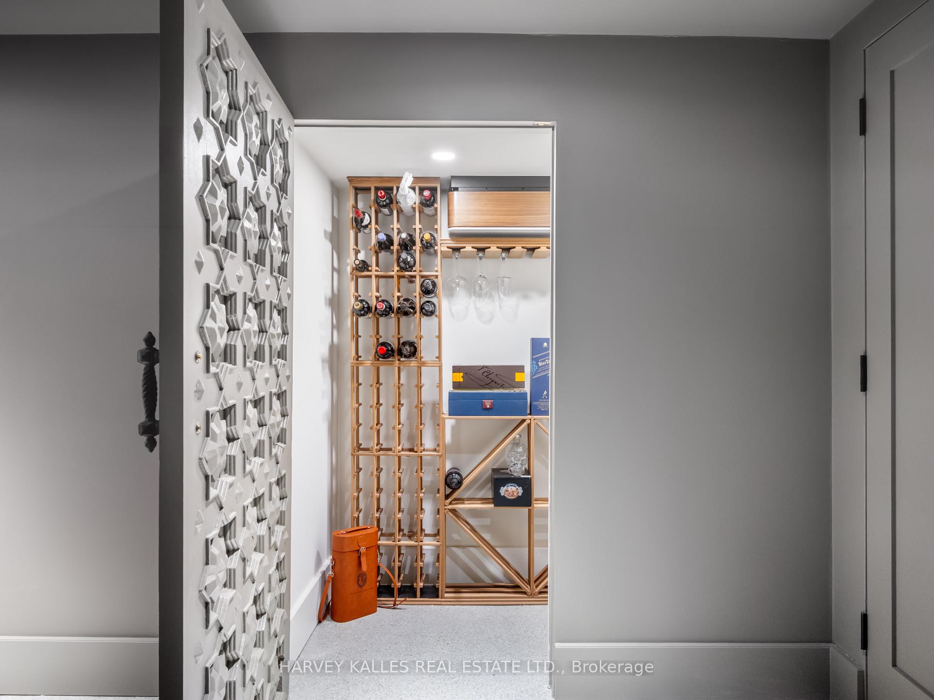 Photo 33 of 239 Borden Street, Toronto, University — HOMEH