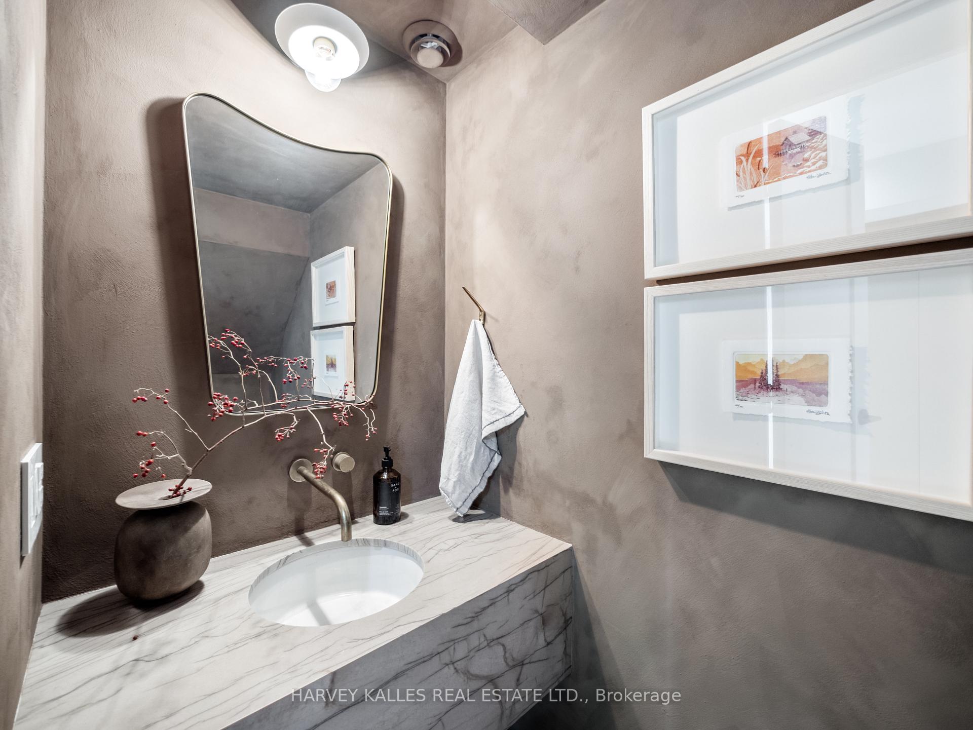 Photo 34 of 239 Borden Street, Toronto, University — HOMEH