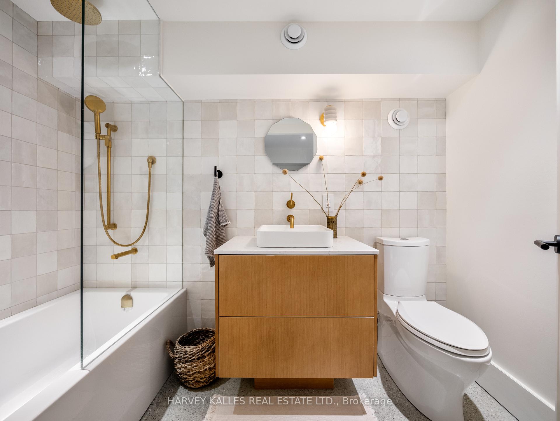 Photo 36 of 239 Borden Street, Toronto, University — HOMEH