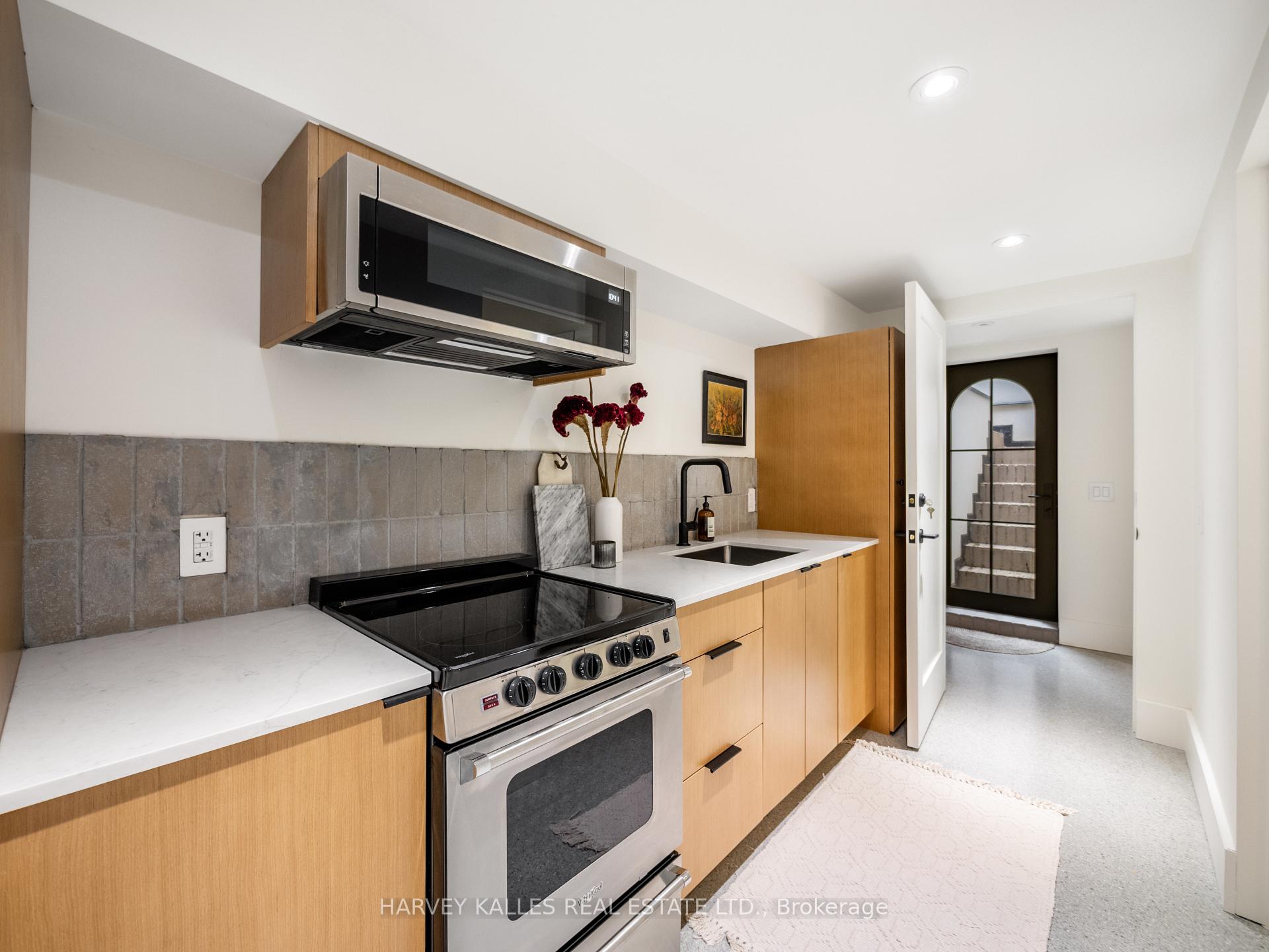 Photo 41 of 239 Borden Street, Toronto, University — HOMEH