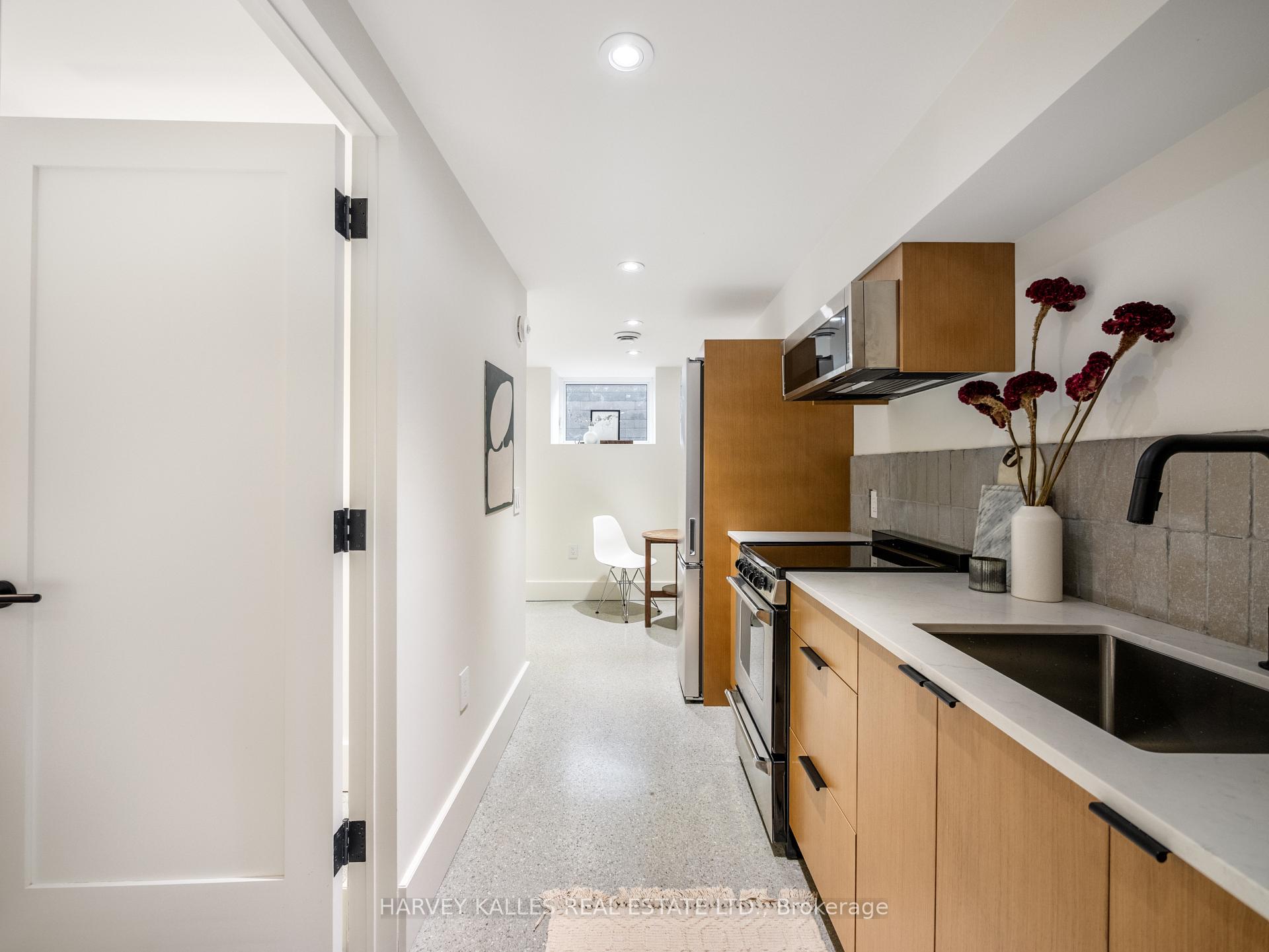 Photo 42 of 239 Borden Street, Toronto, University — HOMEH