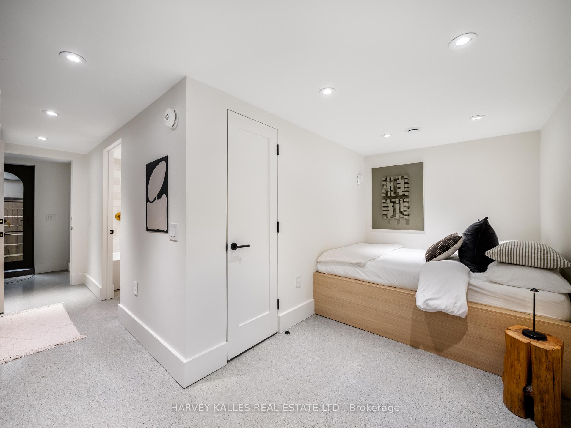Photo 44 of 239 Borden Street, Toronto, University — HOMEH