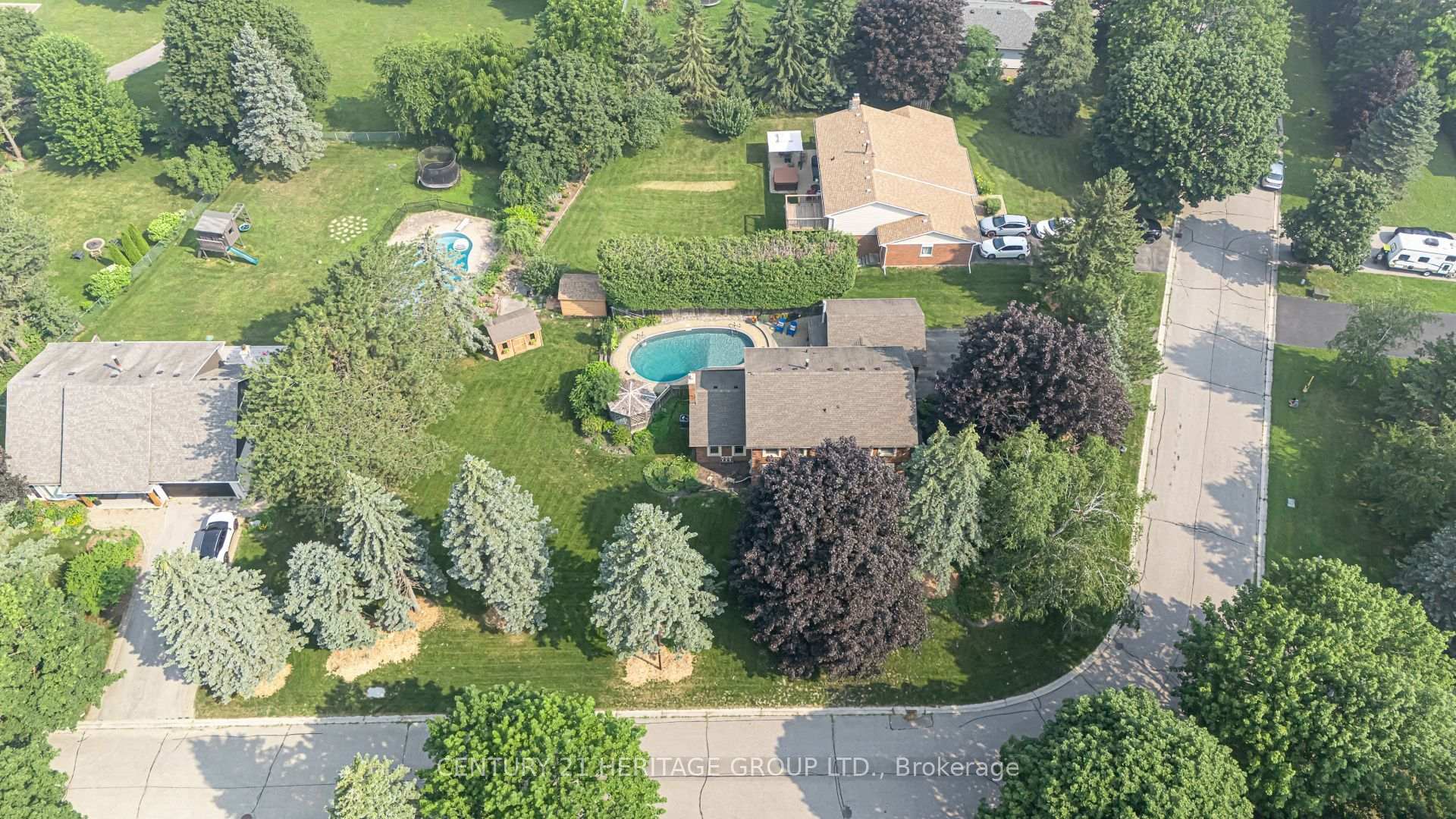 Photo 3 of 25 Grant Court, East Gwillimbury, Queensville — HOMEH