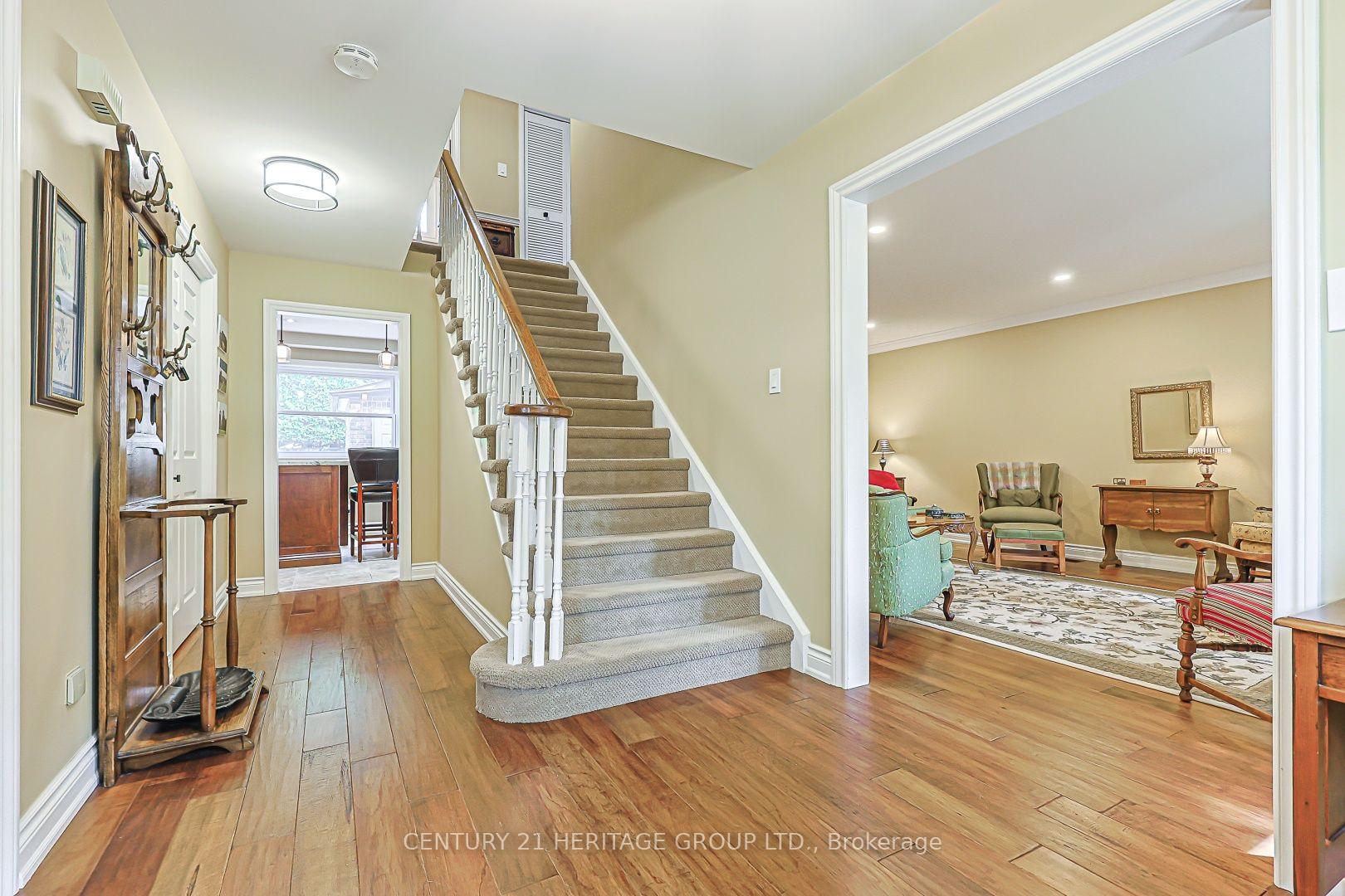 Photo 9 of 25 Grant Court, East Gwillimbury, Queensville — HOMEH
