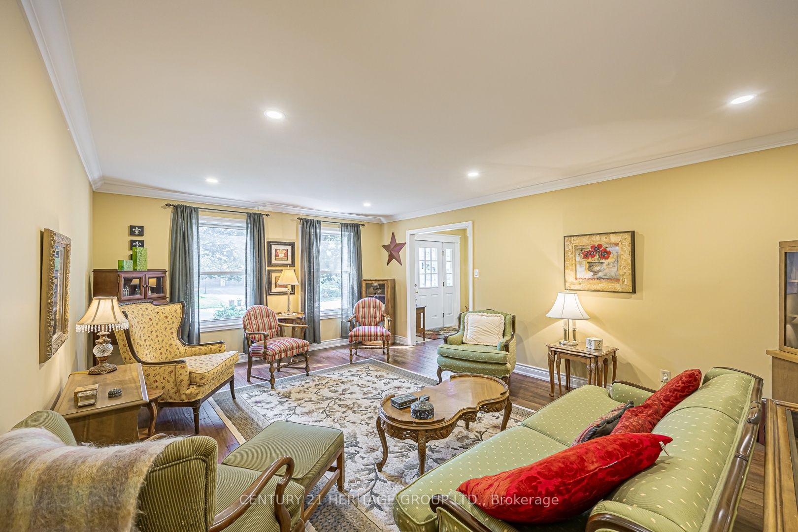 Photo 14 of 25 Grant Court, East Gwillimbury, Queensville — HOMEH