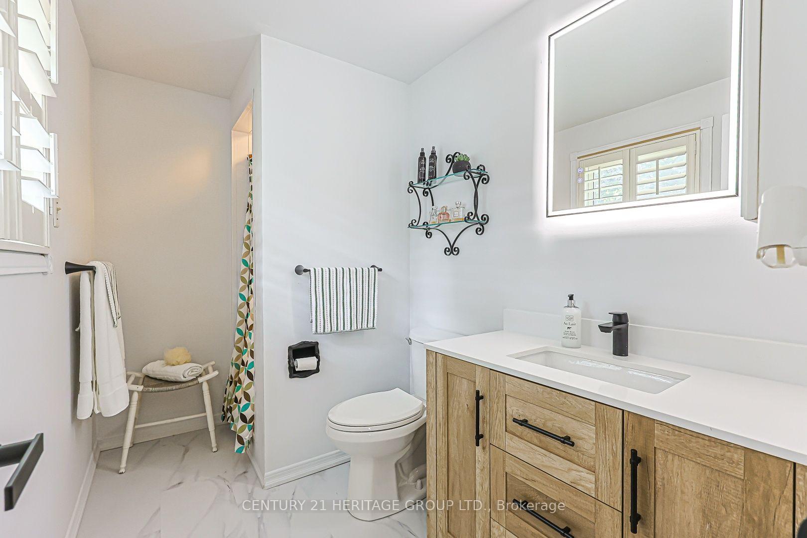 Photo 19 of 25 Grant Court, East Gwillimbury, Queensville — HOMEH