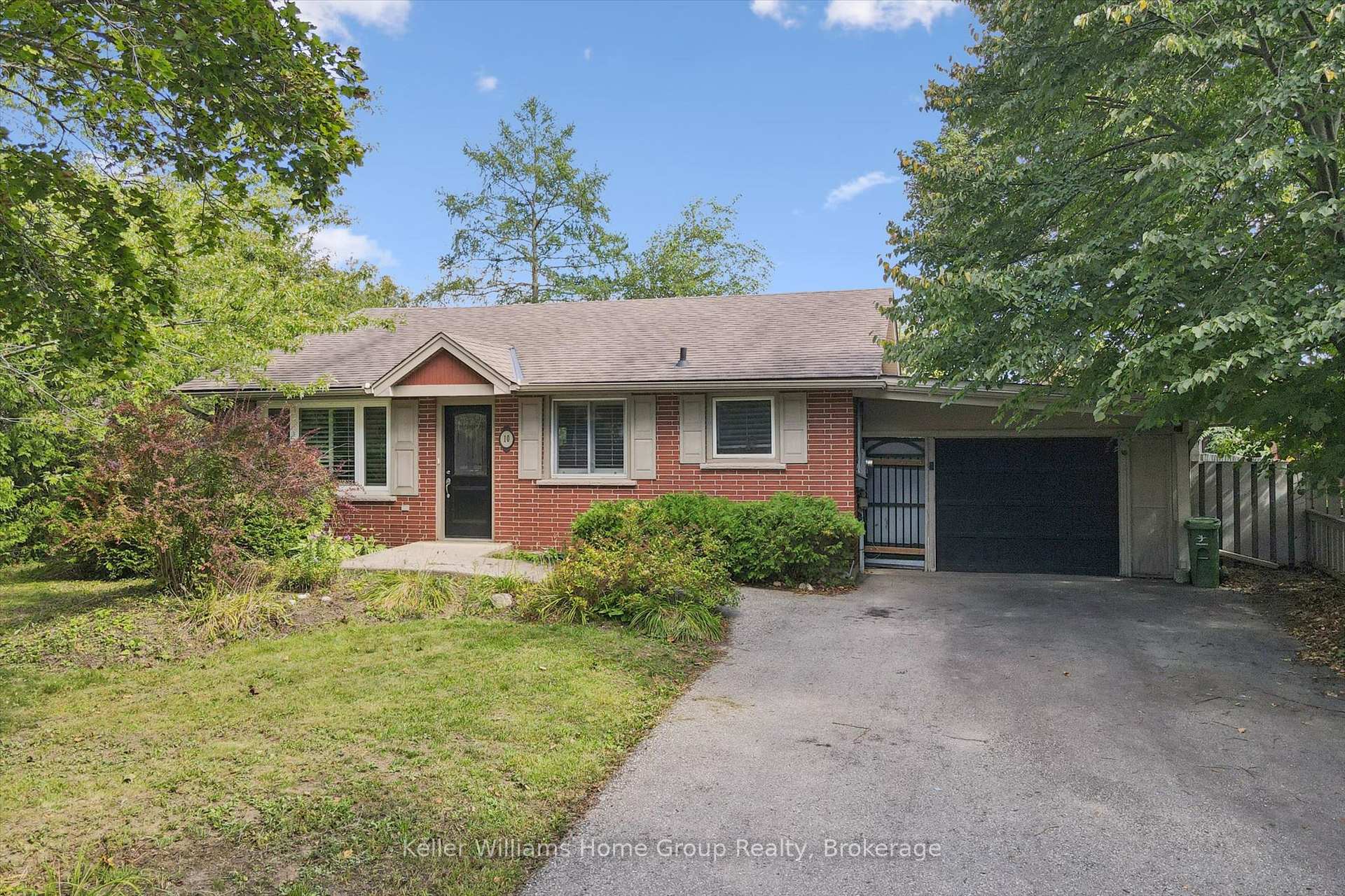 Photo 2 of 10 Picadilly Place, Guelph, Dovercliffe Park/Old University — HOMEH