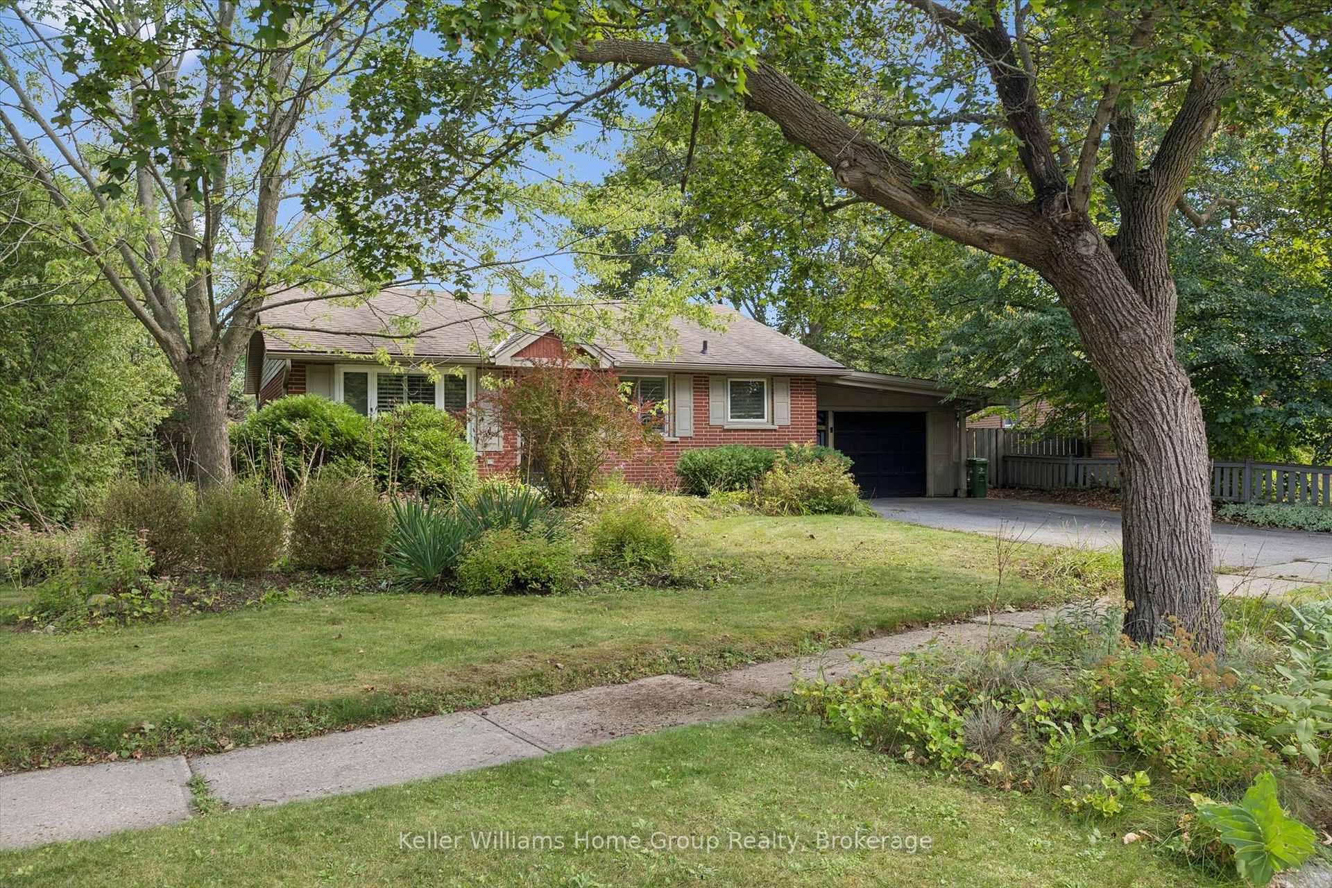 Photo 4 of 10 Picadilly Place, Guelph, Dovercliffe Park/Old University — HOMEH