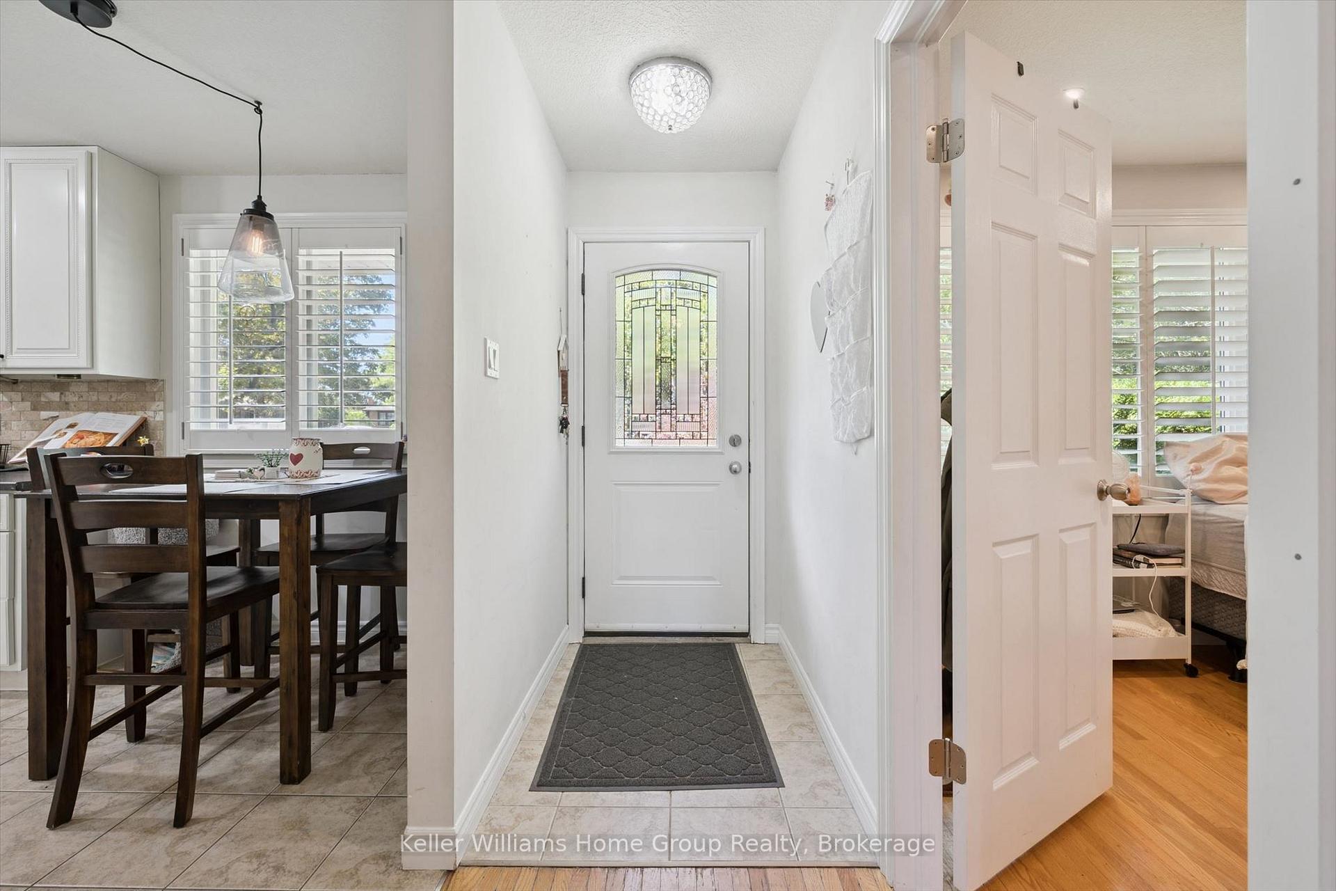 Photo 5 of 10 Picadilly Place, Guelph, Dovercliffe Park/Old University — HOMEH
