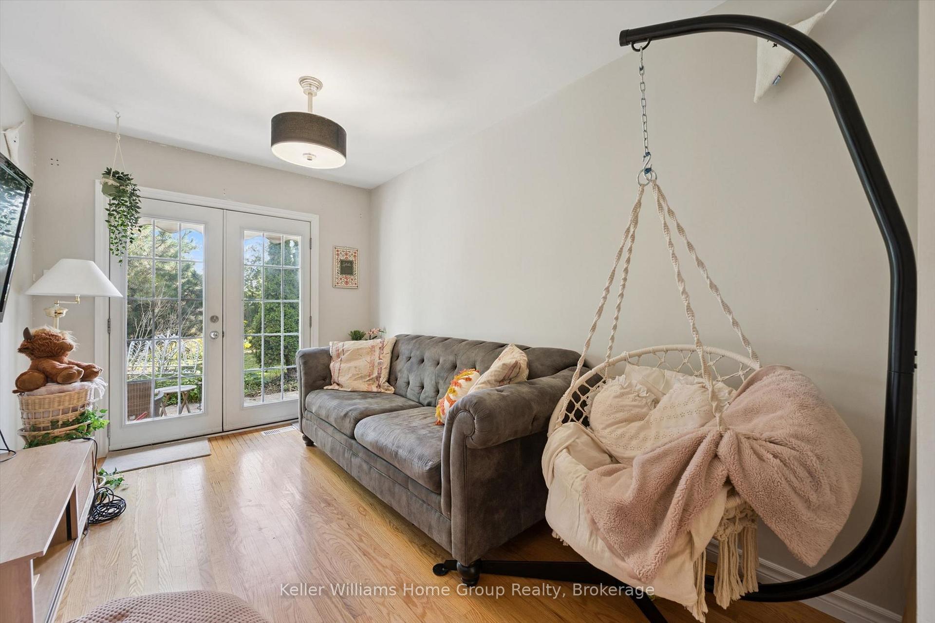 Photo 6 of 10 Picadilly Place, Guelph, Dovercliffe Park/Old University — HOMEH