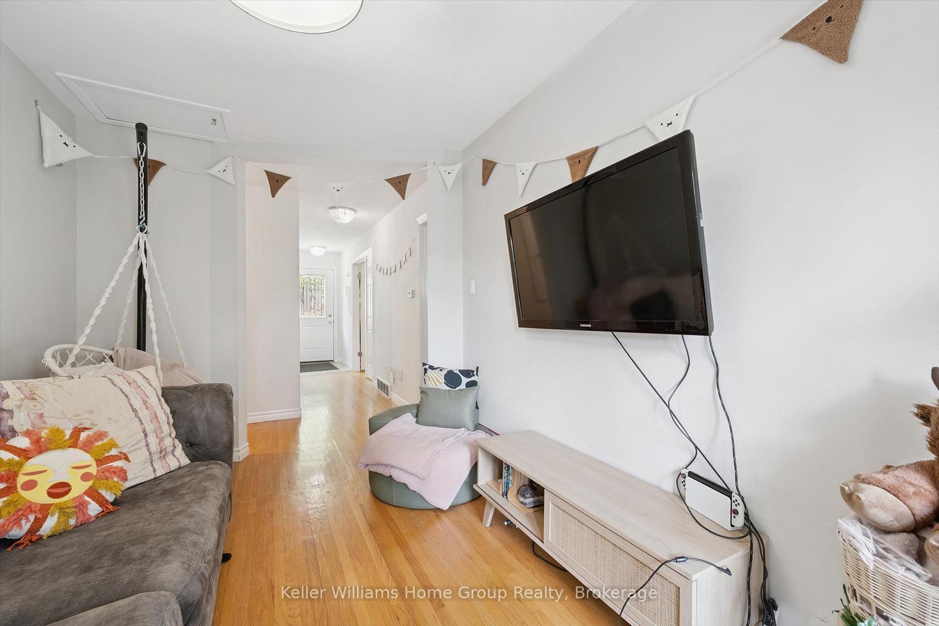 Photo 8 of 10 Picadilly Place, Guelph, Dovercliffe Park/Old University — HOMEH