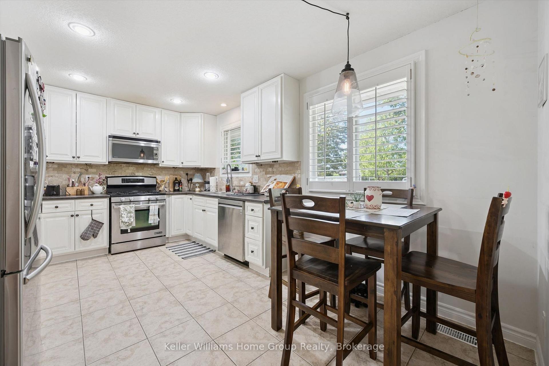 Photo 9 of 10 Picadilly Place, Guelph, Dovercliffe Park/Old University — HOMEH