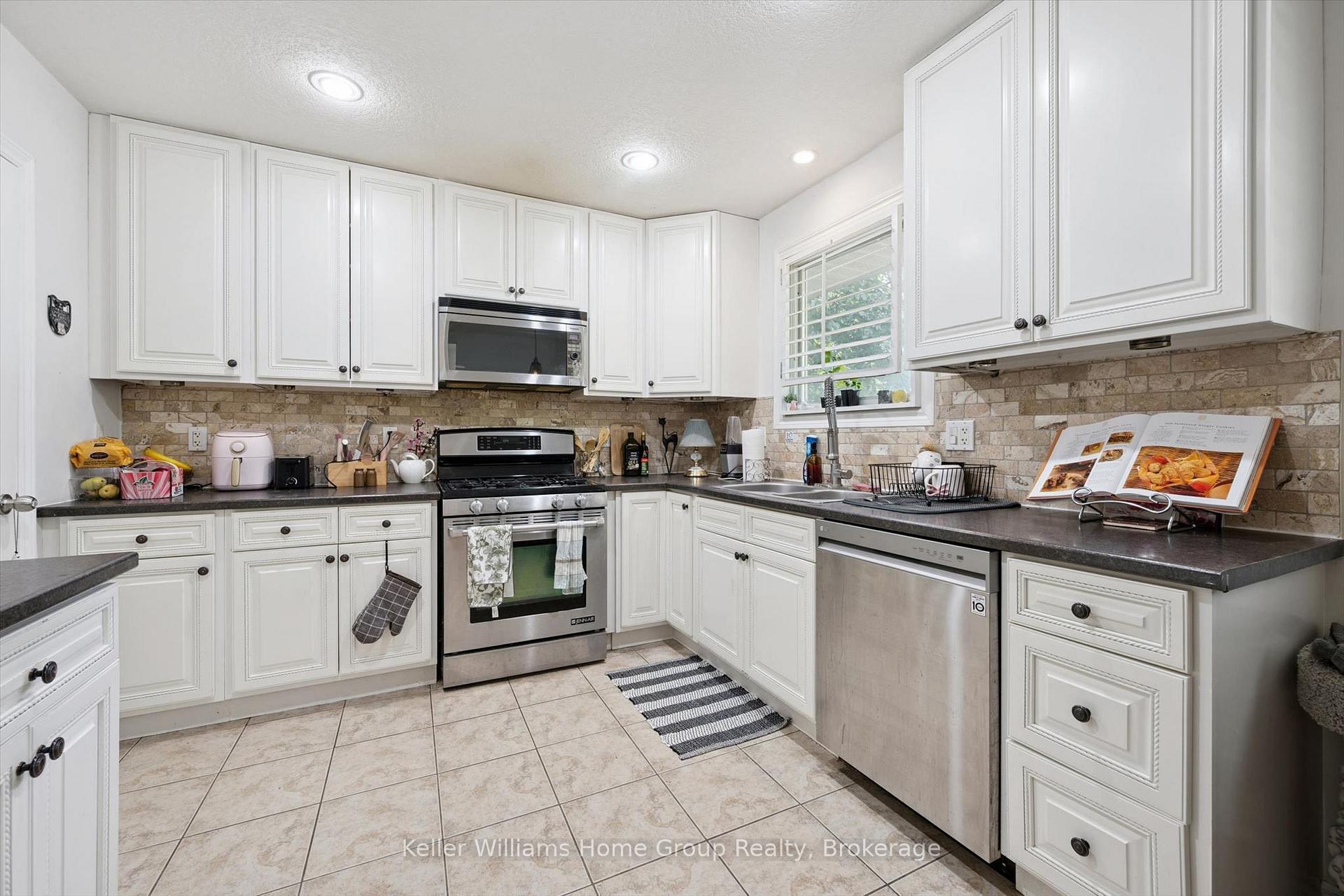 Photo 10 of 10 Picadilly Place, Guelph, Dovercliffe Park/Old University — HOMEH