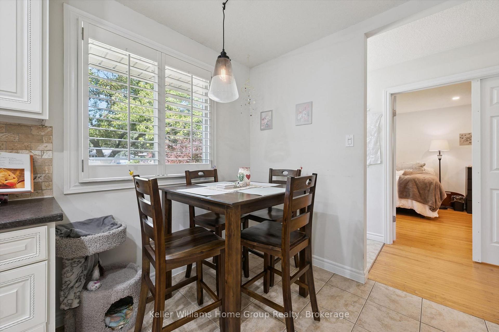 Photo 13 of 10 Picadilly Place, Guelph, Dovercliffe Park/Old University — HOMEH