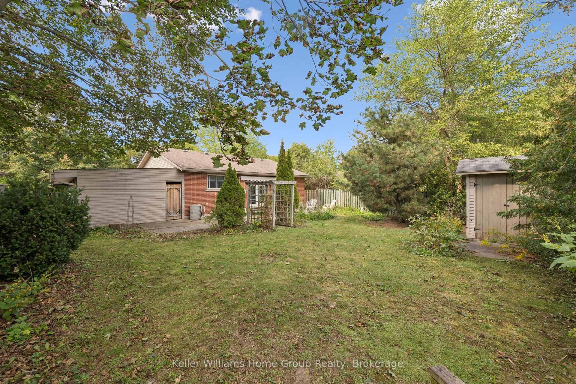 Photo 35 of 10 Picadilly Place, Guelph, Dovercliffe Park/Old University — HOMEH