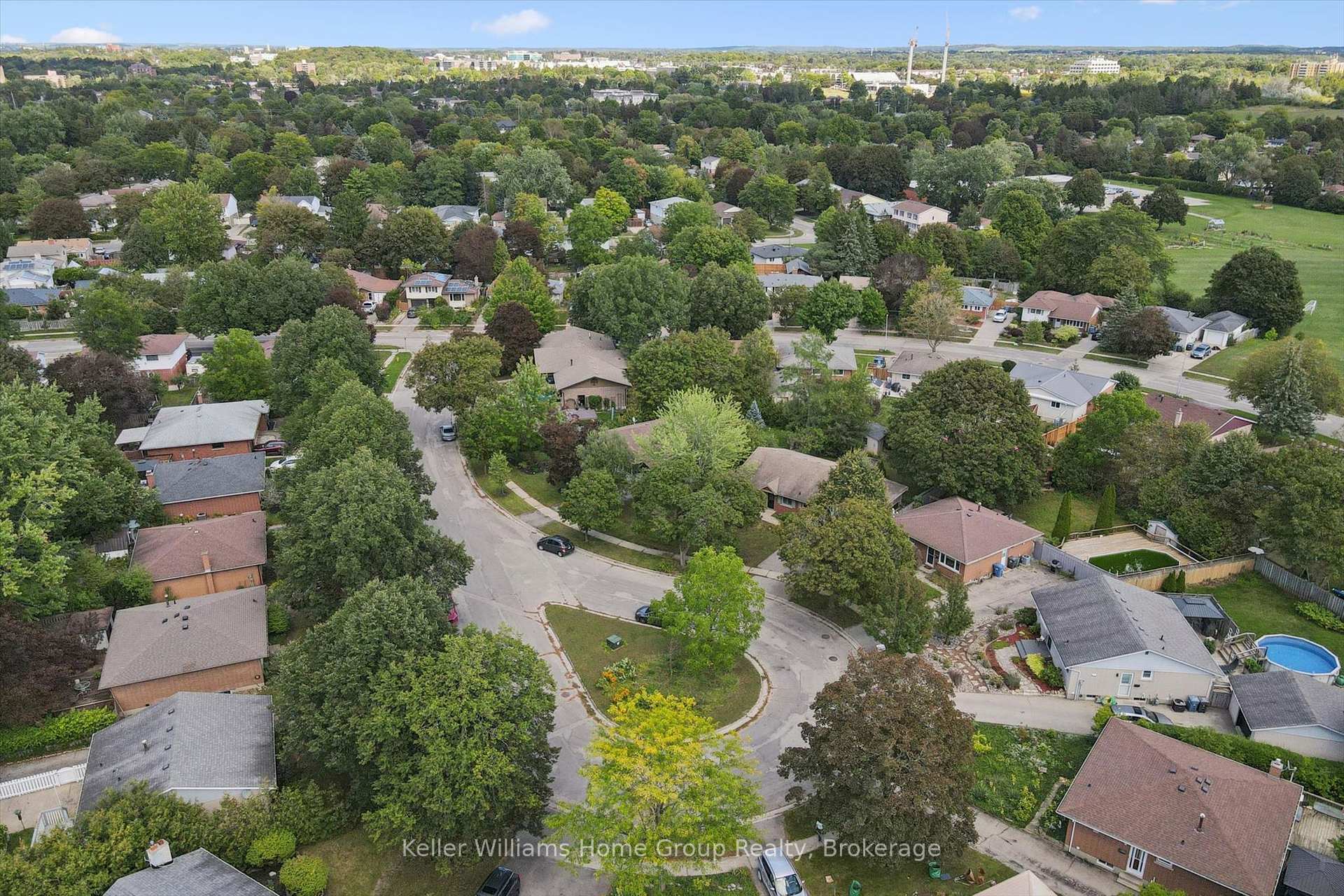 Photo 42 of 10 Picadilly Place, Guelph, Dovercliffe Park/Old University — HOMEH
