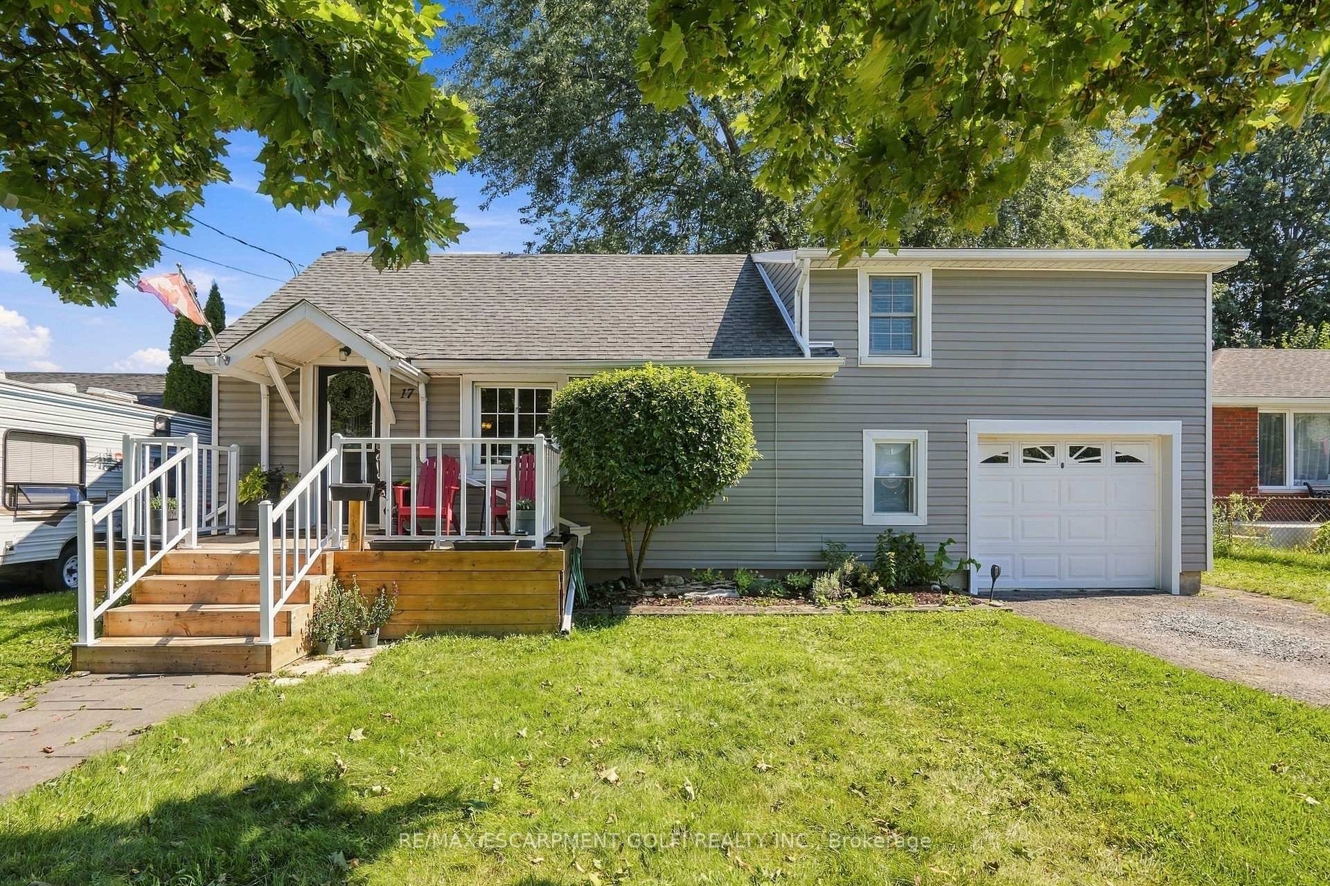 Photo 1 of 17 Foxglove Avenue, St. Catharines, Bunting/Linwell — HOMEH