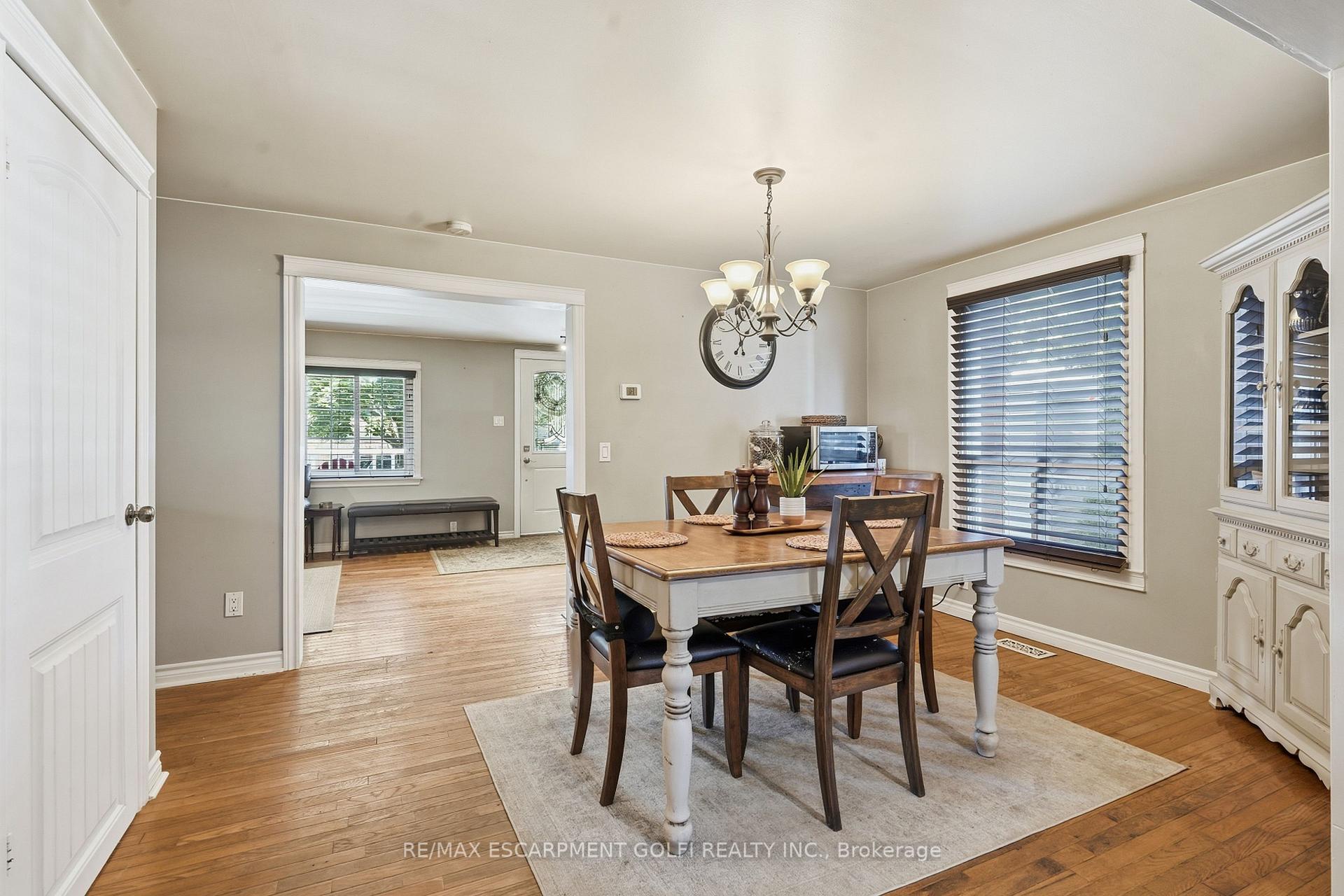 Photo 8 of 17 Foxglove Avenue, St. Catharines, Bunting/Linwell — HOMEH