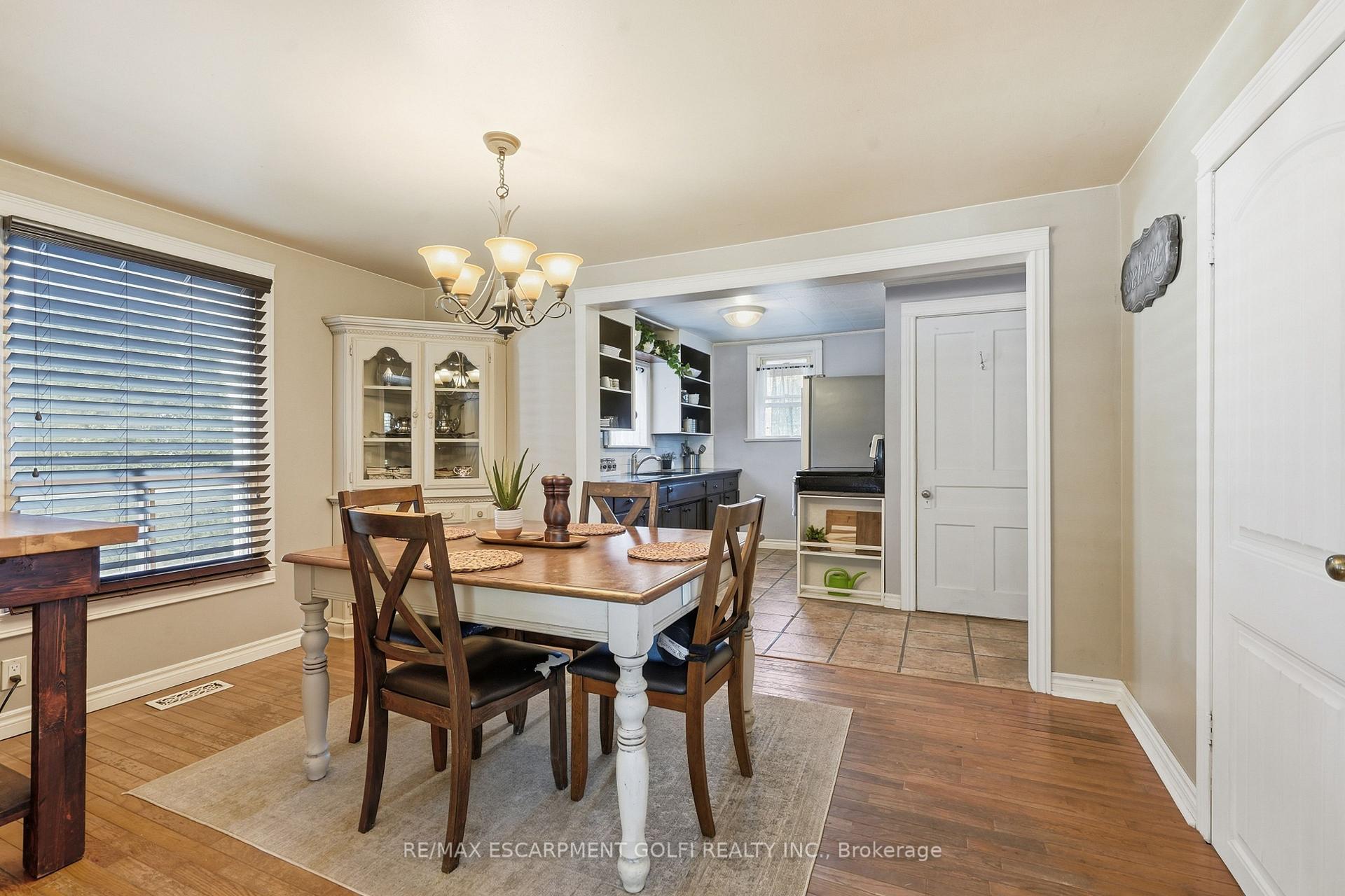 Photo 10 of 17 Foxglove Avenue, St. Catharines, Bunting/Linwell — HOMEH