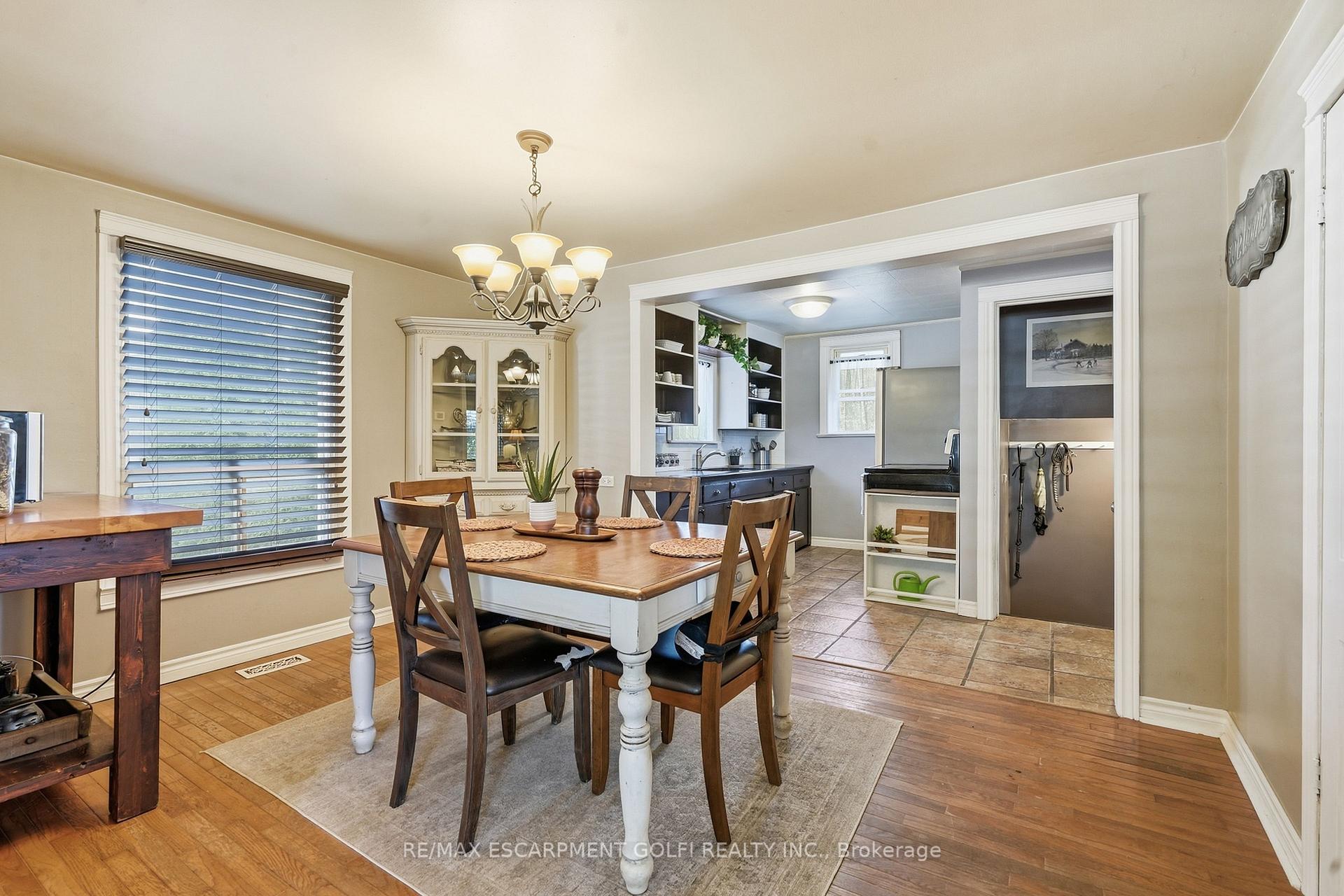 Photo 11 of 17 Foxglove Avenue, St. Catharines, Bunting/Linwell — HOMEH