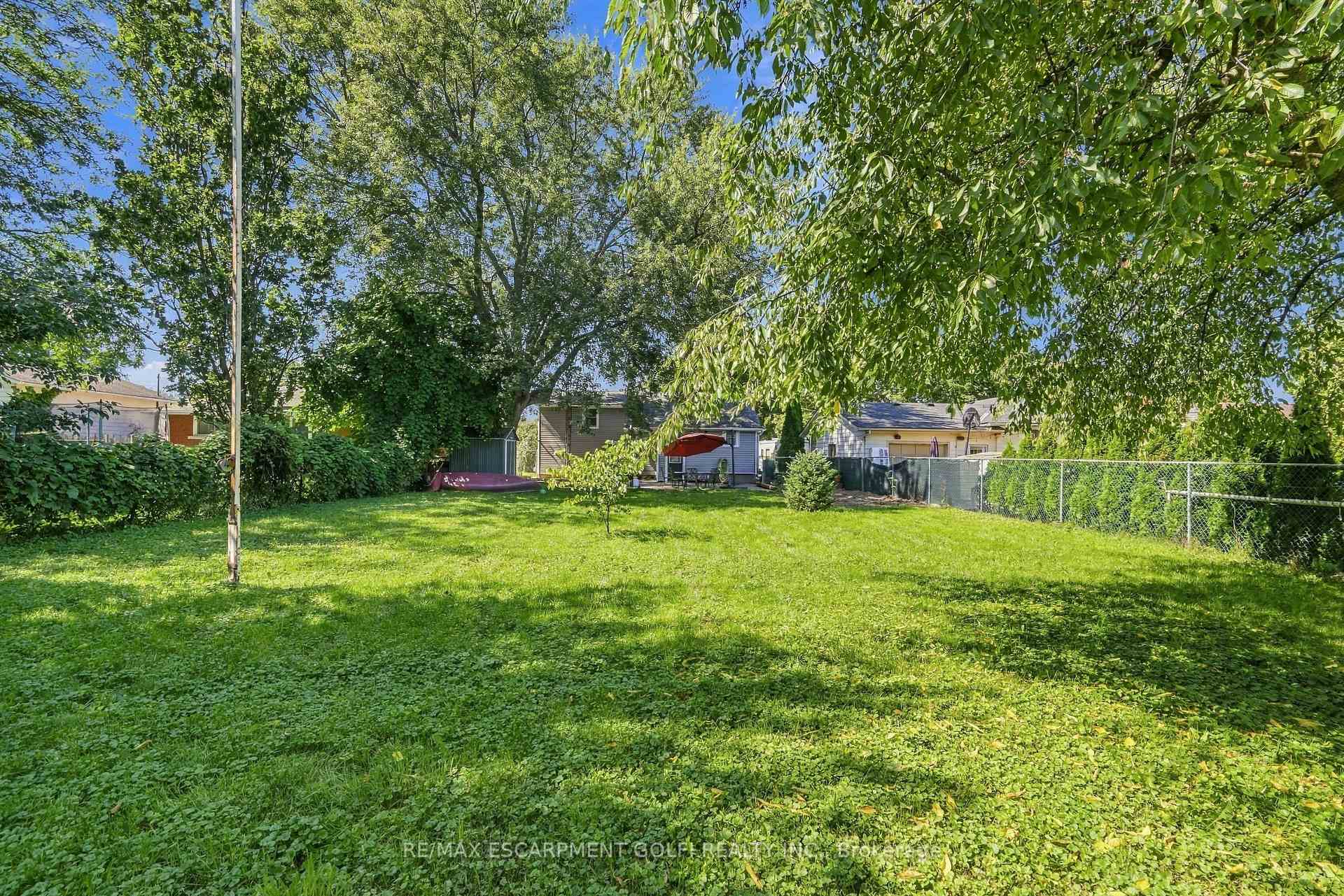 Photo 25 of 17 Foxglove Avenue, St. Catharines, Bunting/Linwell — HOMEH