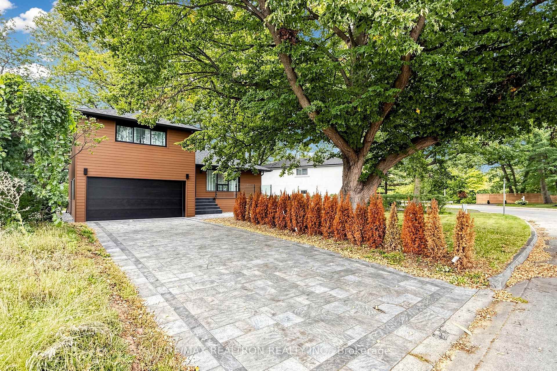 Photo of 121 South Forster Park Drive