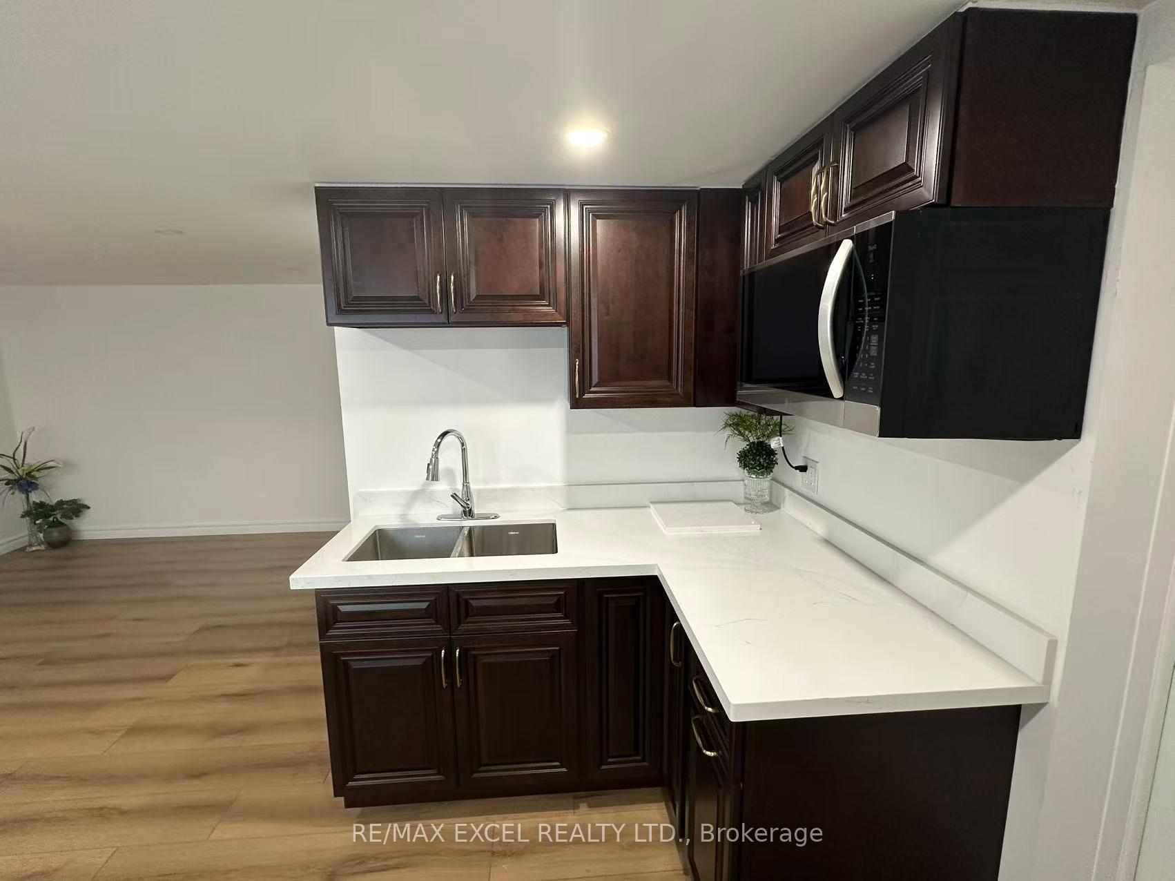 Photo 12 of 5 Union Street, Markham, Unionville — HOMEH