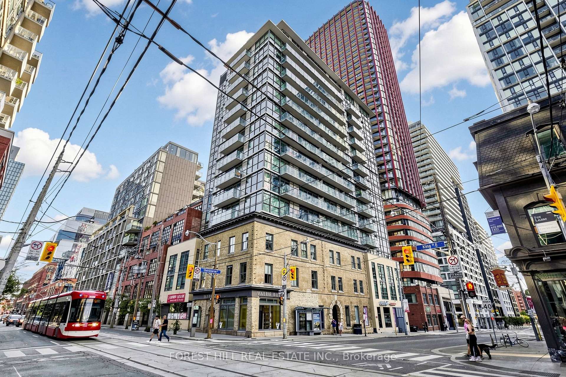 Front of Unit 1404, 39 Sherbourne Street