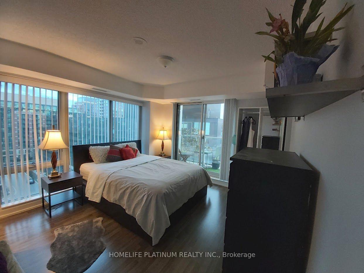 Front of Unit W802, 565 Wilson Avenue