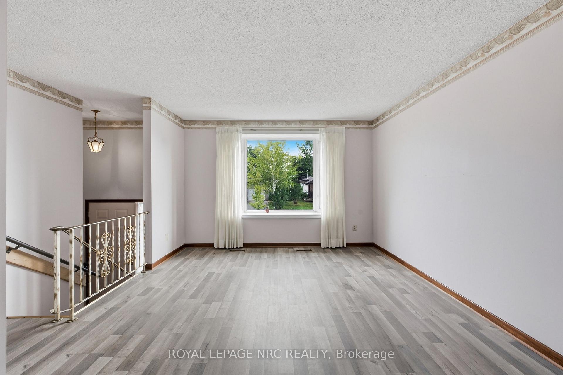 Photo 10 of 18 Northridge Drive, West Lincoln, Smithville — HOMEH