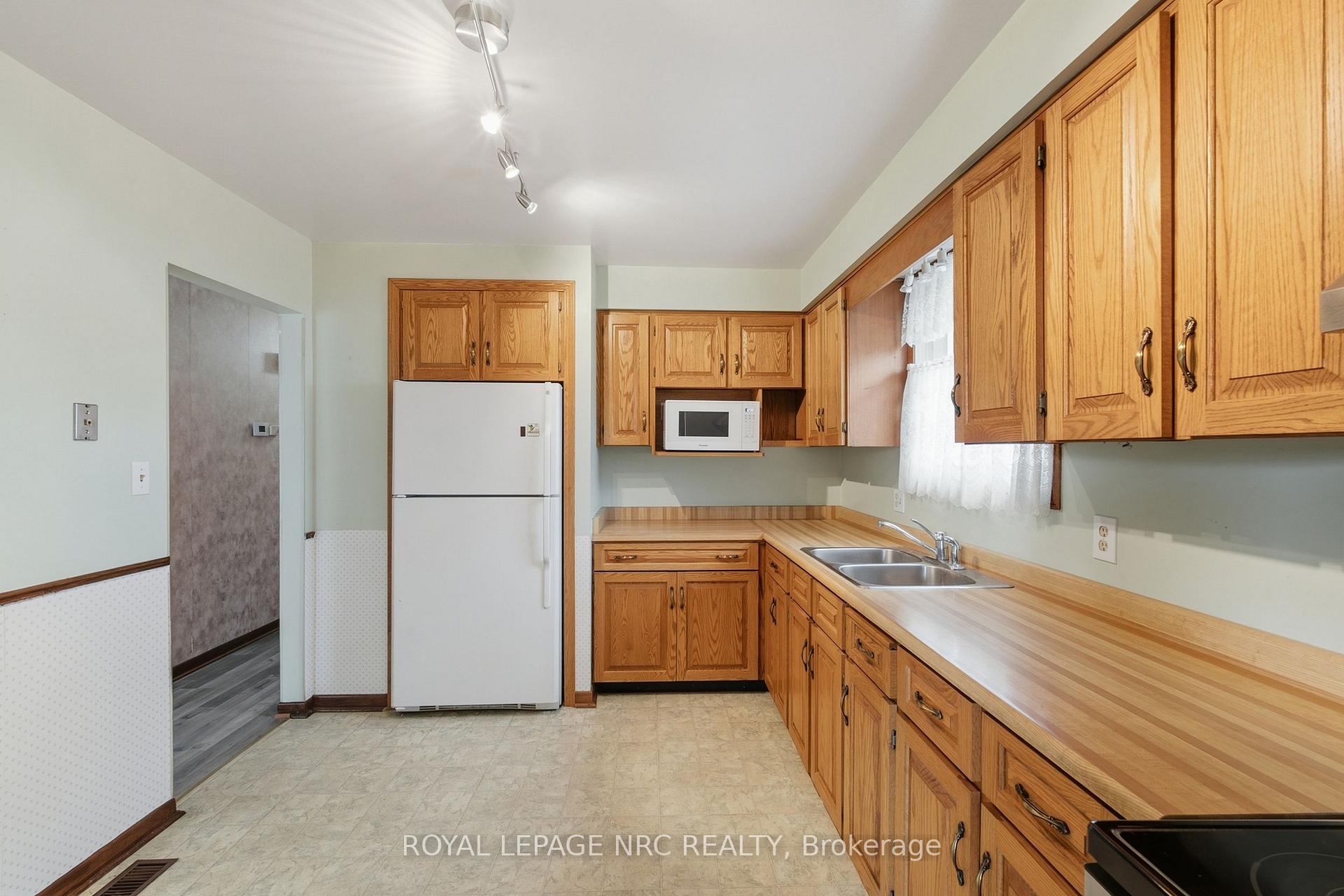 Photo 14 of 18 Northridge Drive, West Lincoln, Smithville — HOMEH