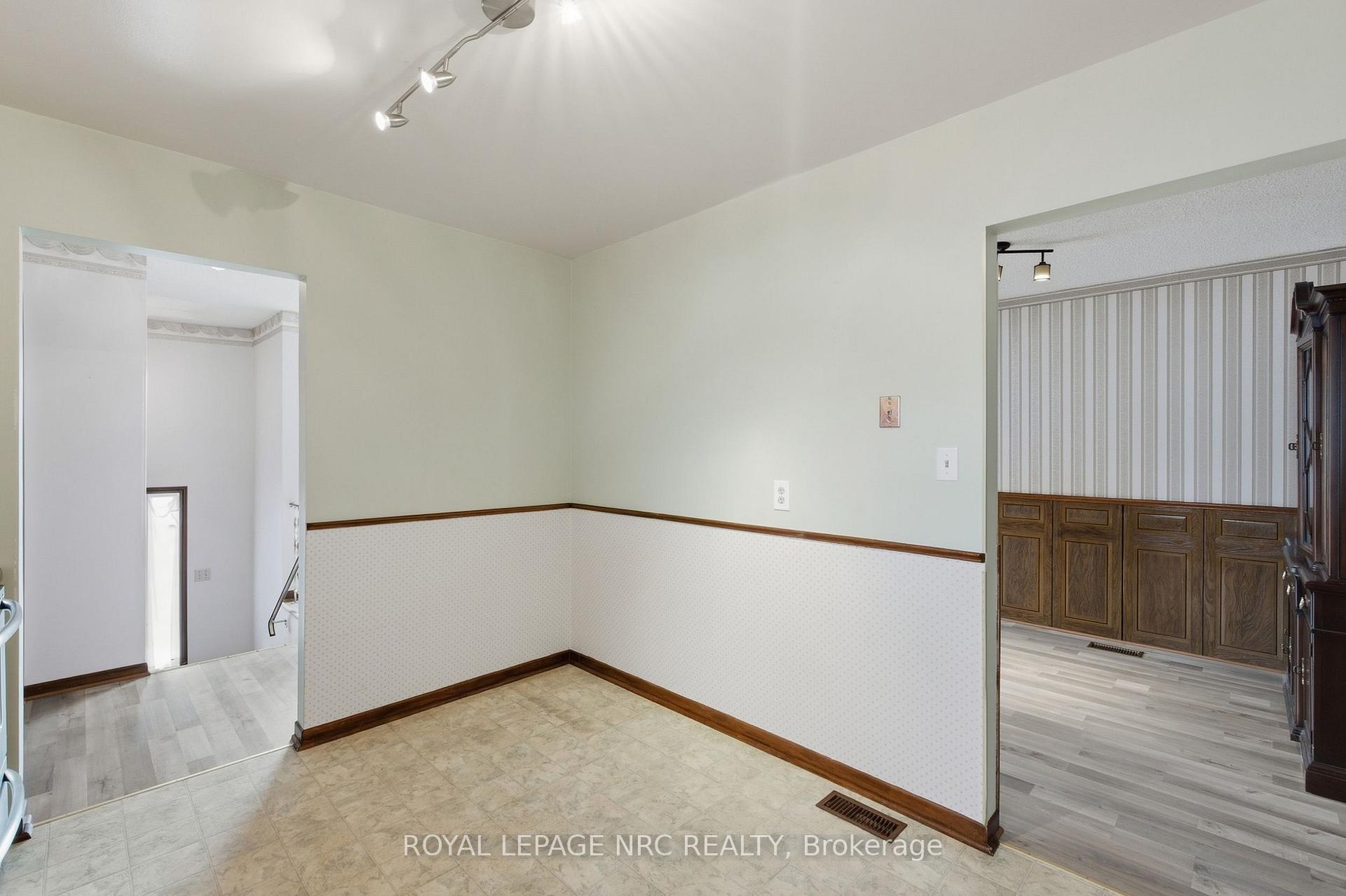 Photo 16 of 18 Northridge Drive, West Lincoln, Smithville — HOMEH