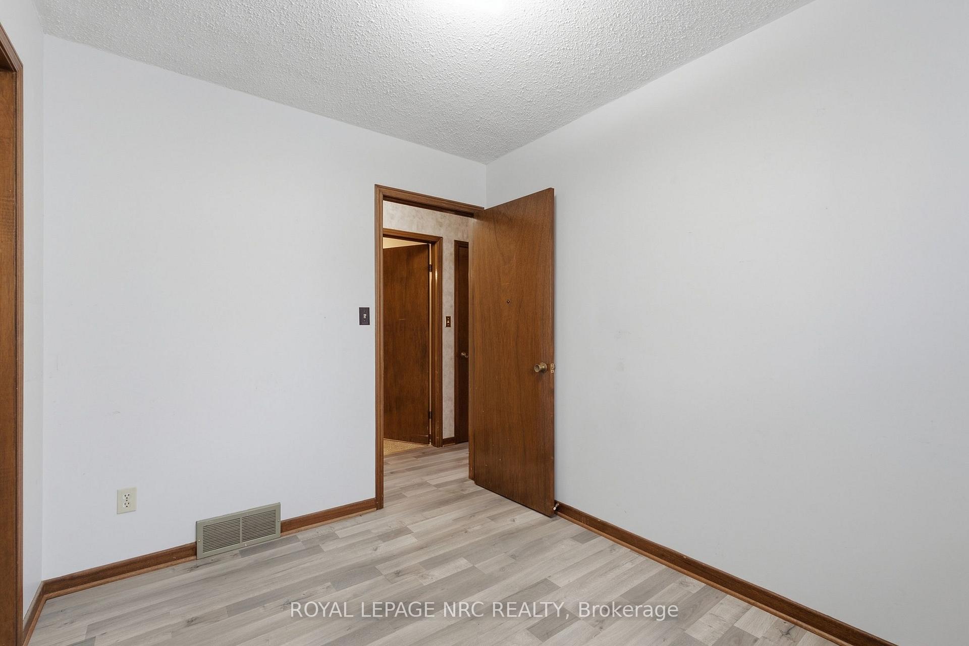 Photo 24 of 18 Northridge Drive, West Lincoln, Smithville — HOMEH