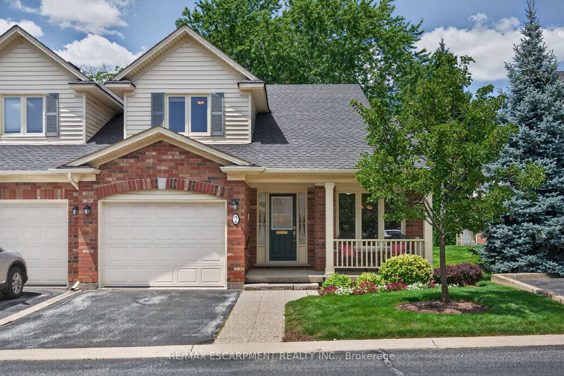Photo 2 of Unit 2, 581 Dynes Road, Burlington, Roseland — HOMEH