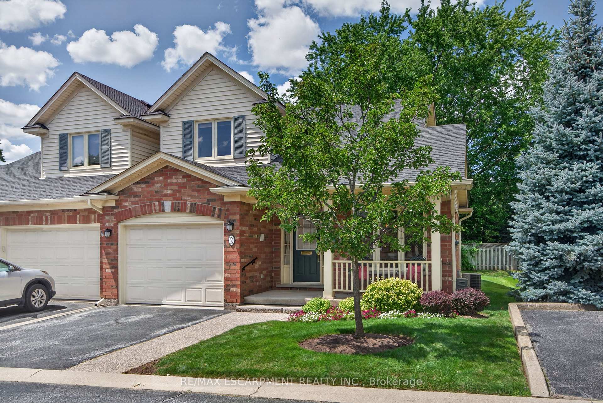 Photo 3 of Unit 2, 581 Dynes Road, Burlington, Roseland — HOMEH