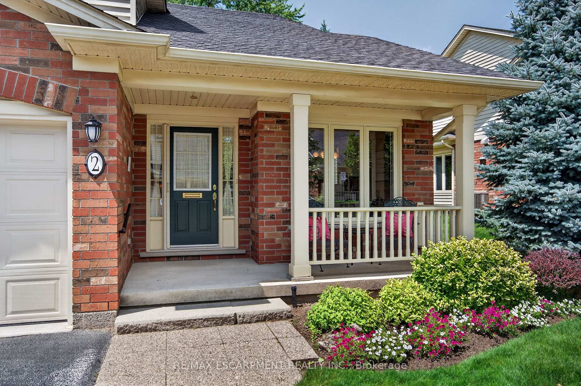Photo 4 of Unit 2, 581 Dynes Road, Burlington, Roseland — HOMEH